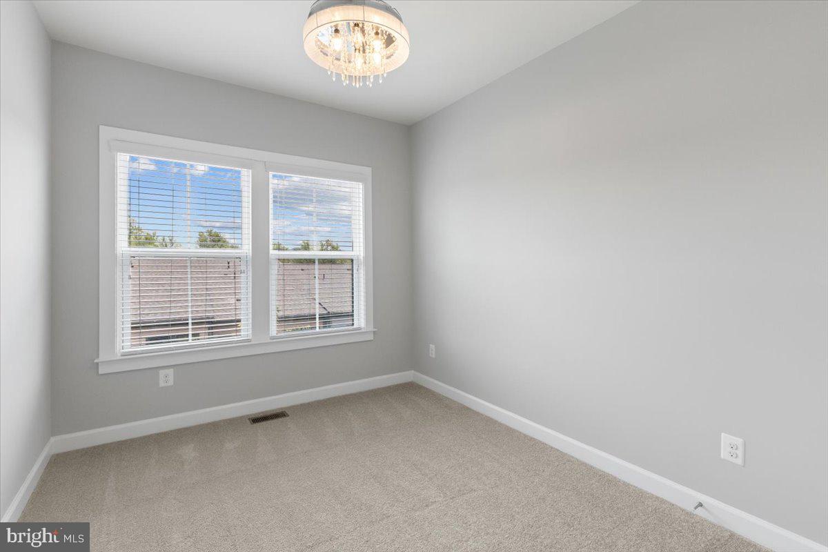 METRO ROW - Residential