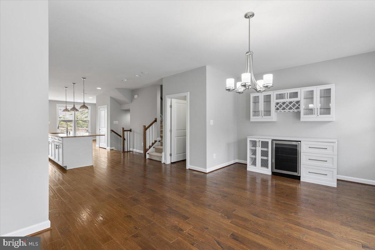 METRO ROW - Residential