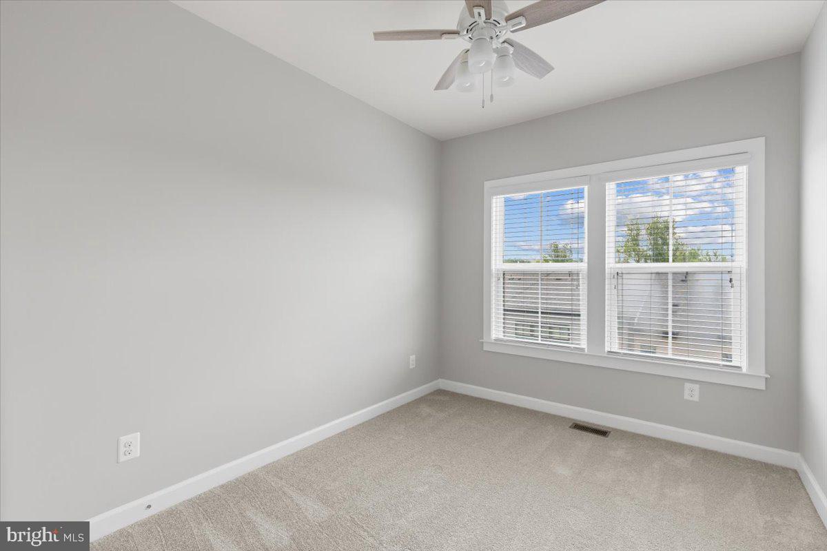 METRO ROW - Residential