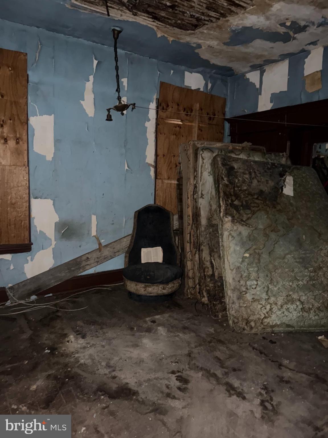 GERMANTOWN - Commercial Sale