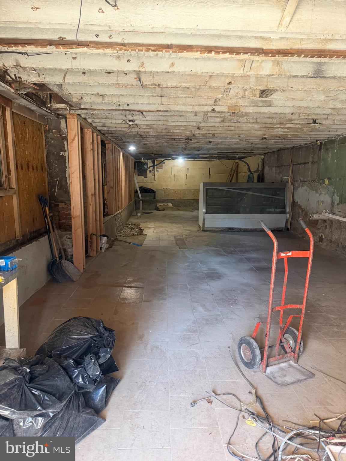 GERMANTOWN - Commercial Sale