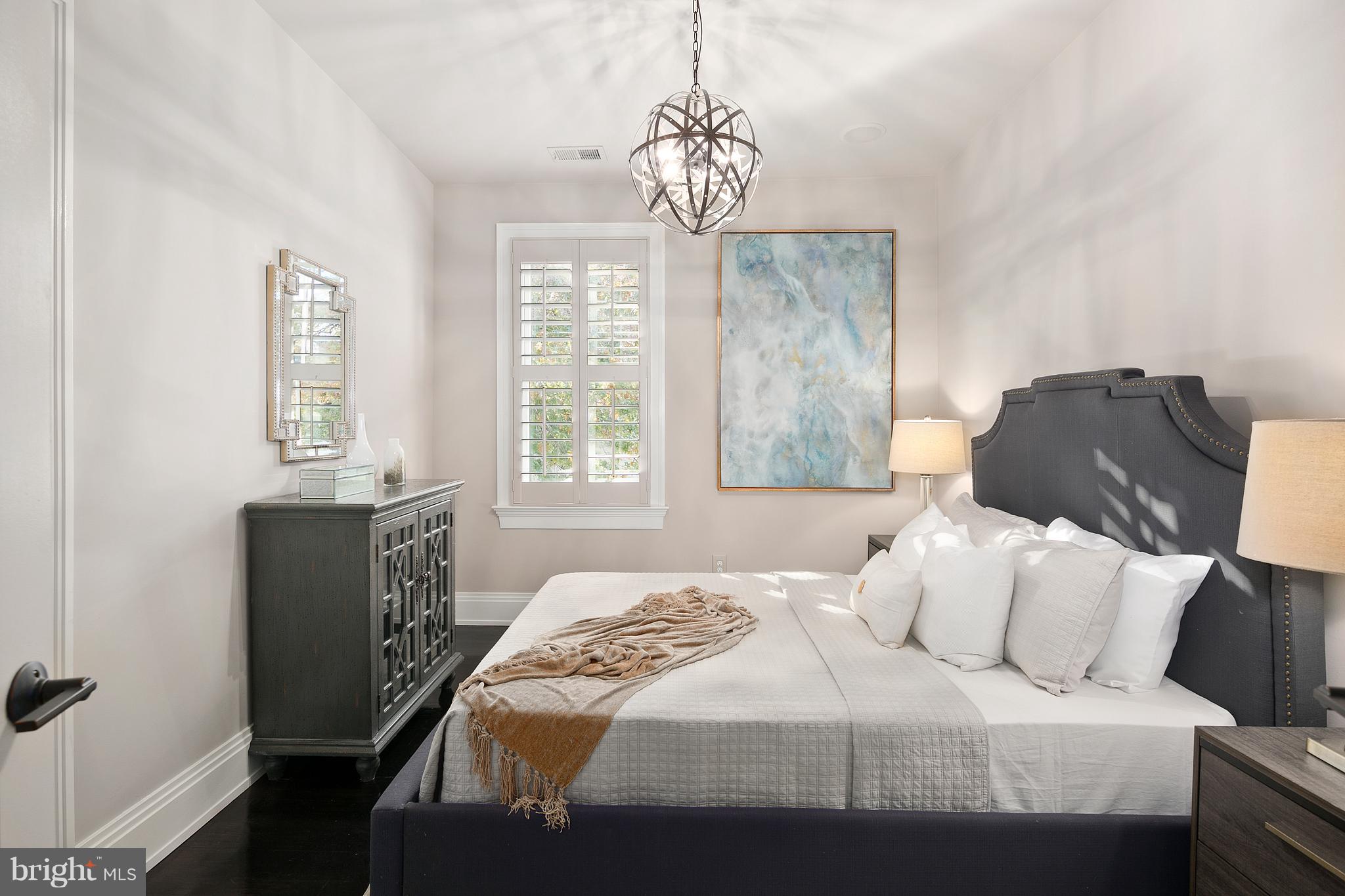 LOGAN CIRCLE - Residential