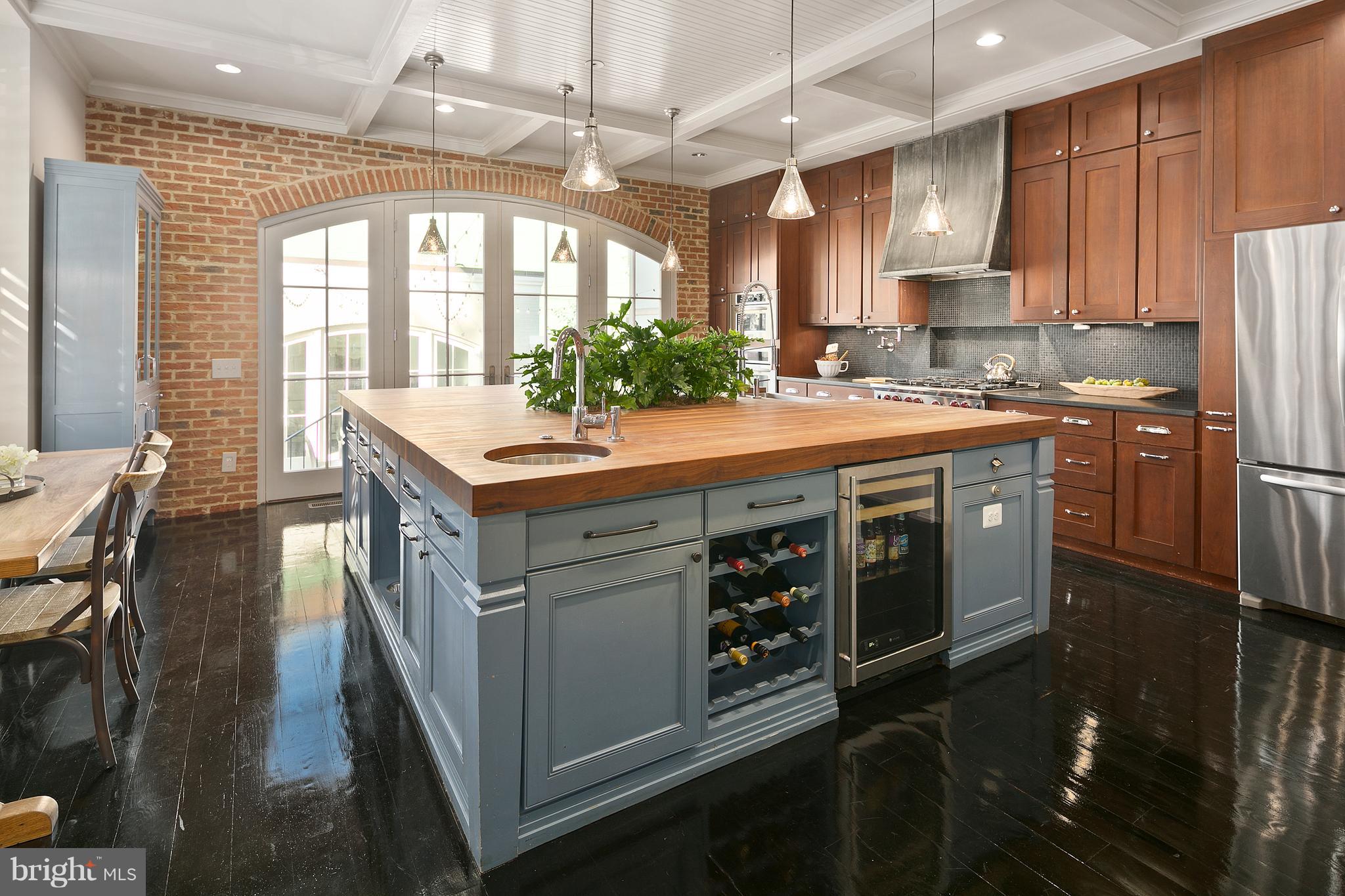LOGAN CIRCLE - Residential
