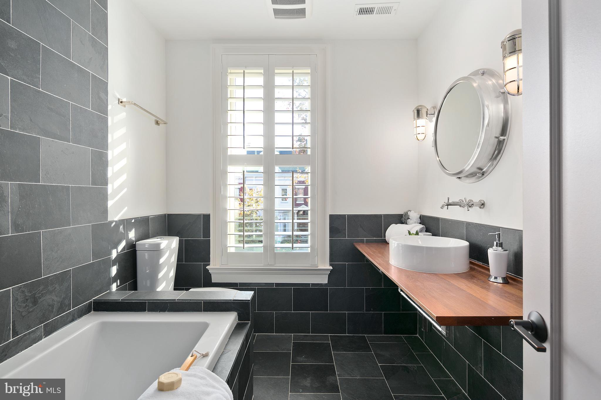 LOGAN CIRCLE - Residential