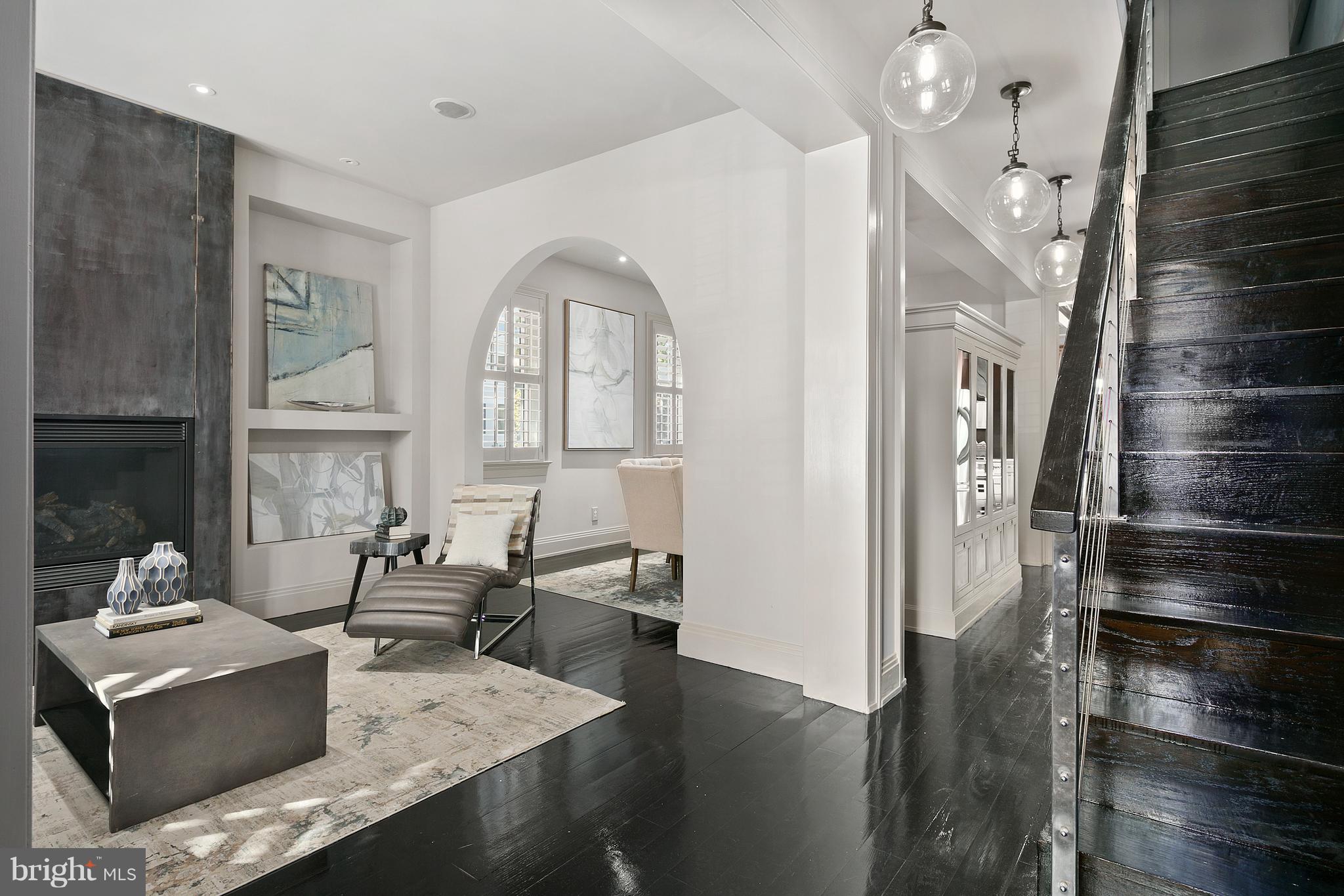 LOGAN CIRCLE - Residential