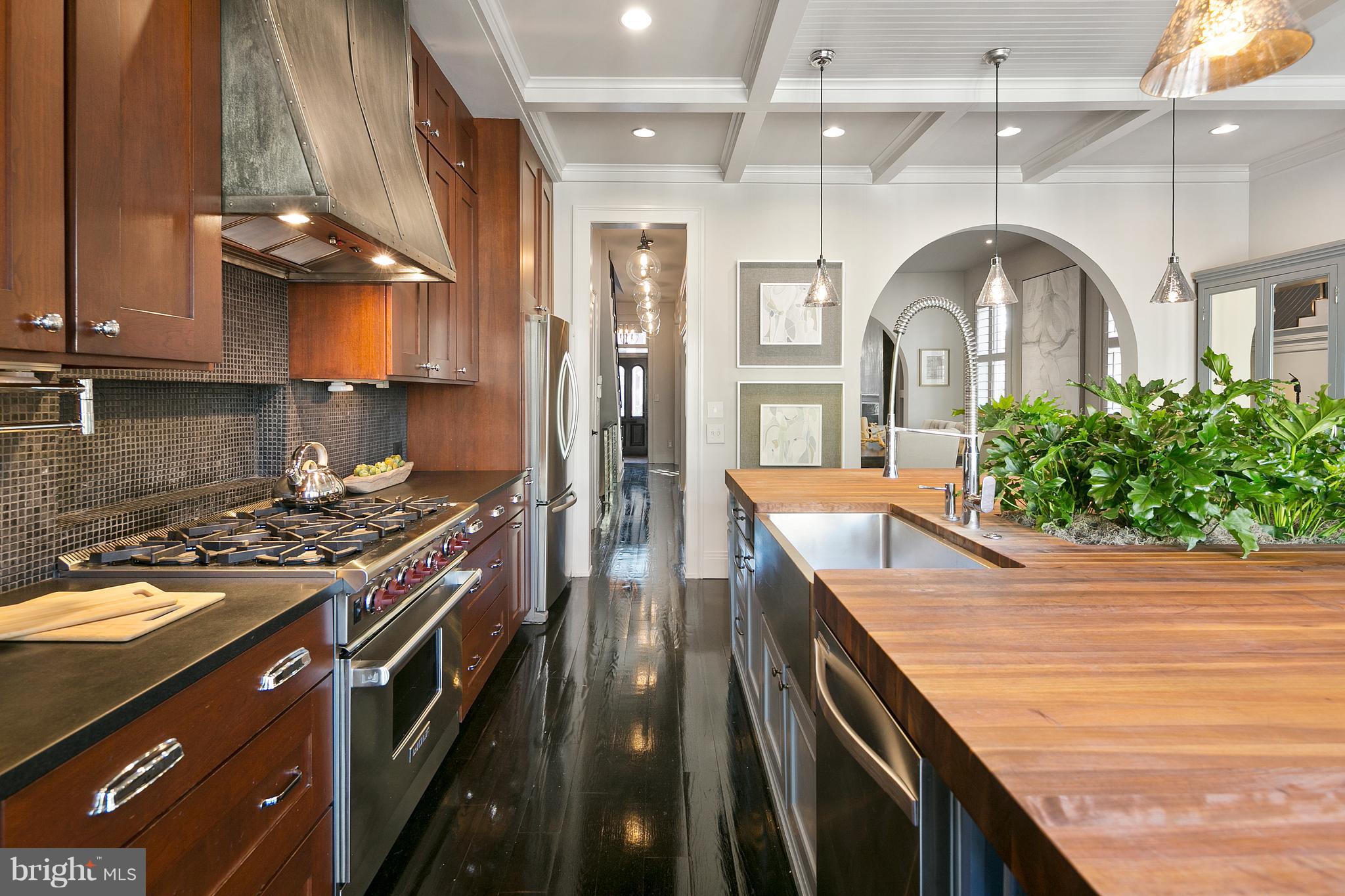 LOGAN CIRCLE - Residential
