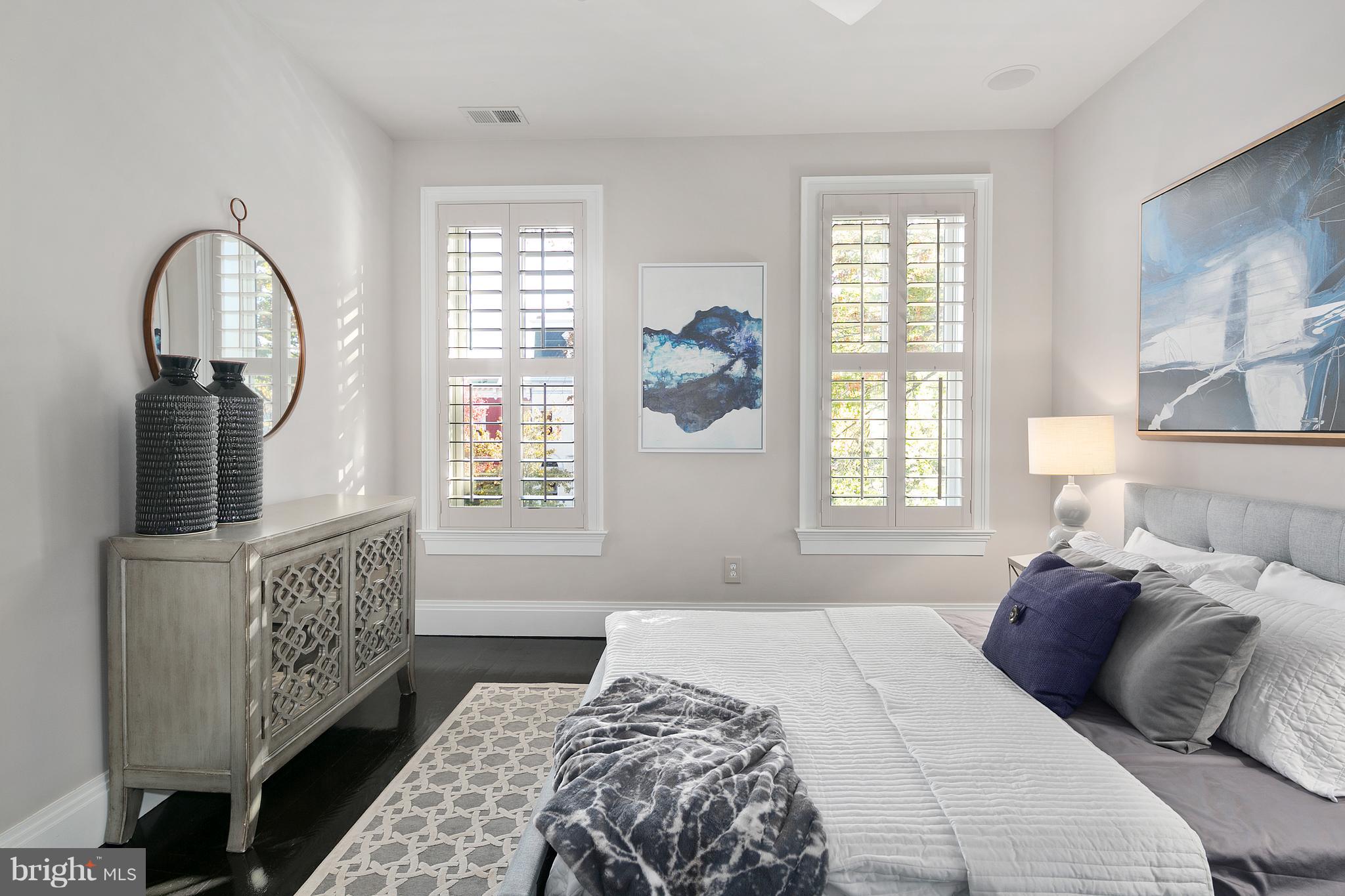 LOGAN CIRCLE - Residential