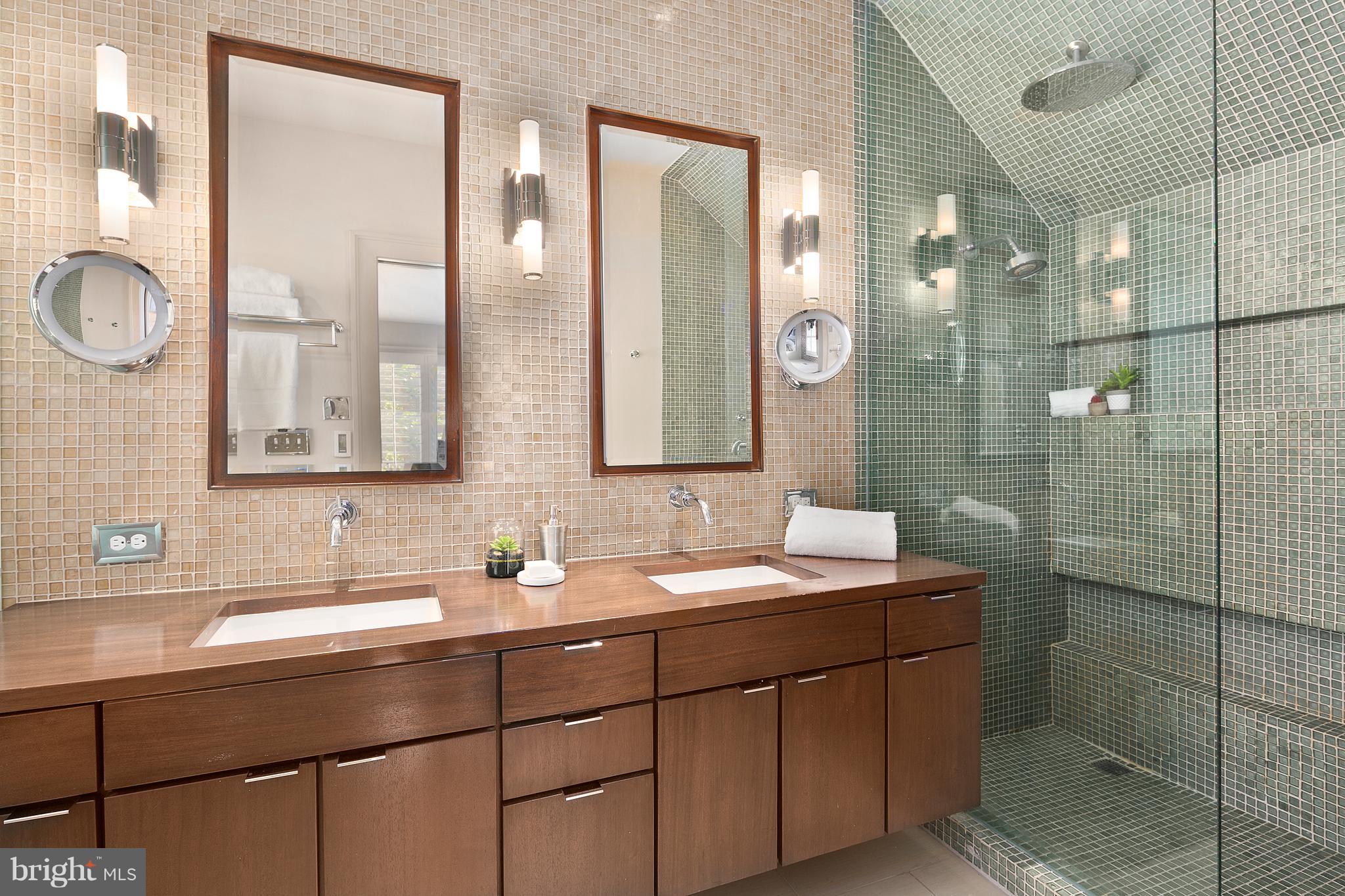 LOGAN CIRCLE - Residential