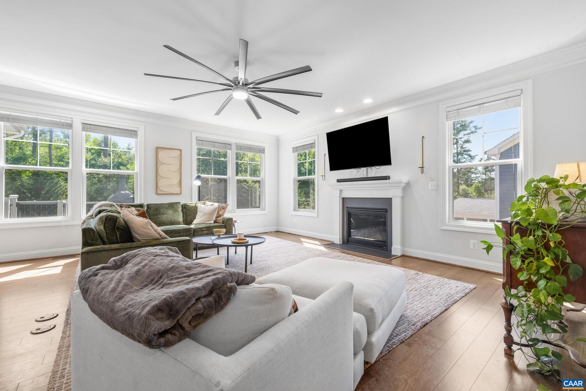 WESTLAKE HILLS - Residential