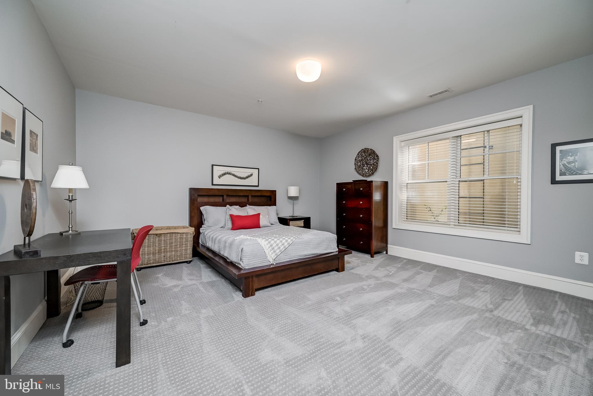 PINEVIEW - Residential