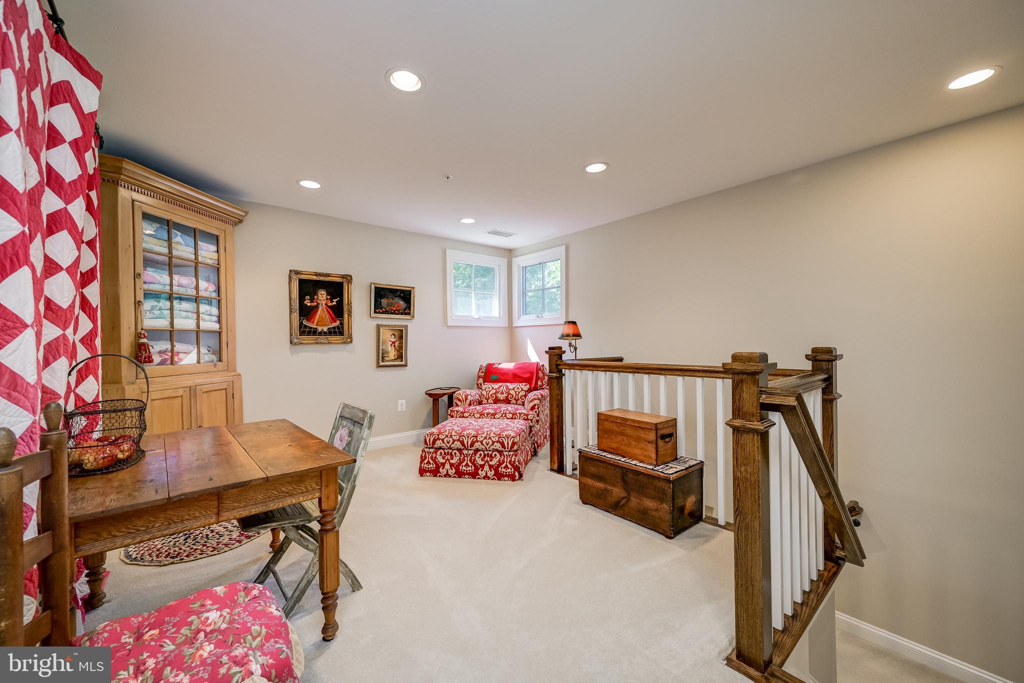 PINEVIEW - Residential
