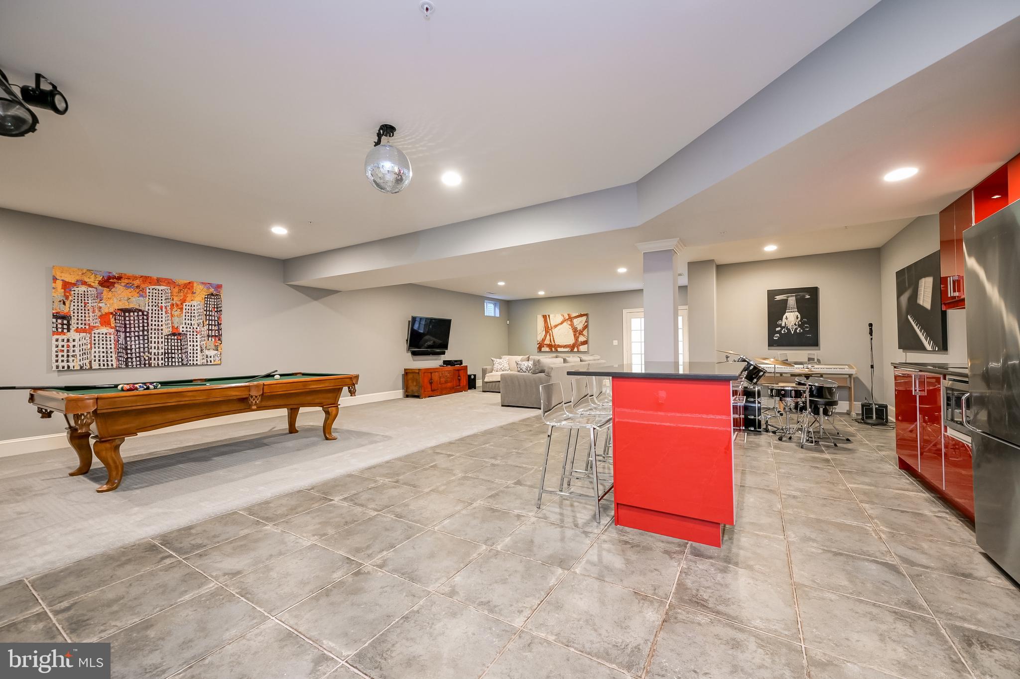 PINEVIEW - Residential