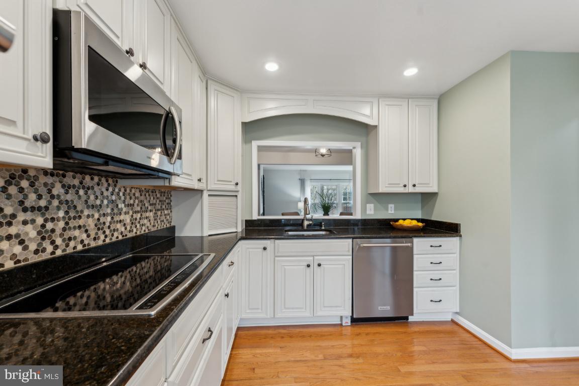 LAKEPOINTE - Residential