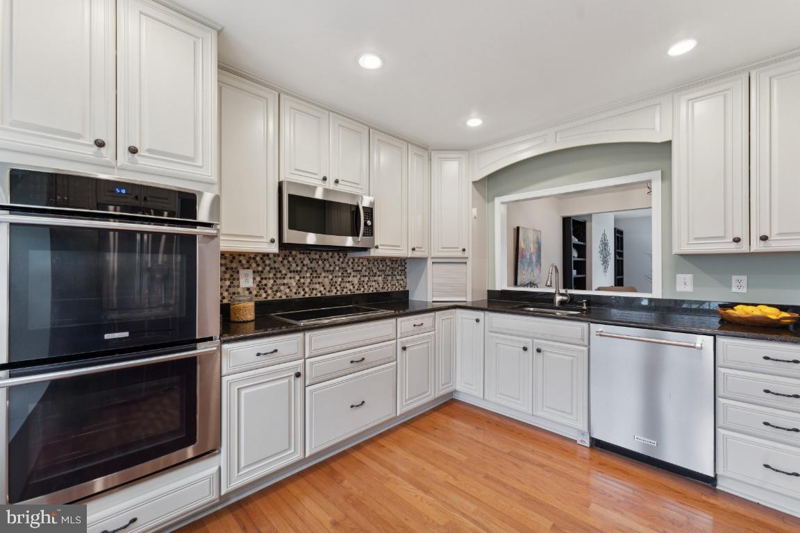 LAKEPOINTE - Residential