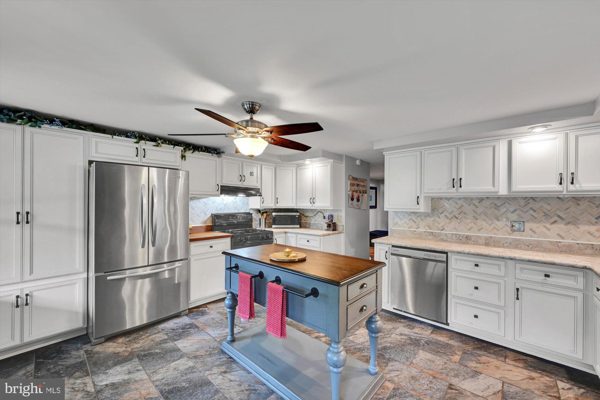 PINE GROVE - Residential