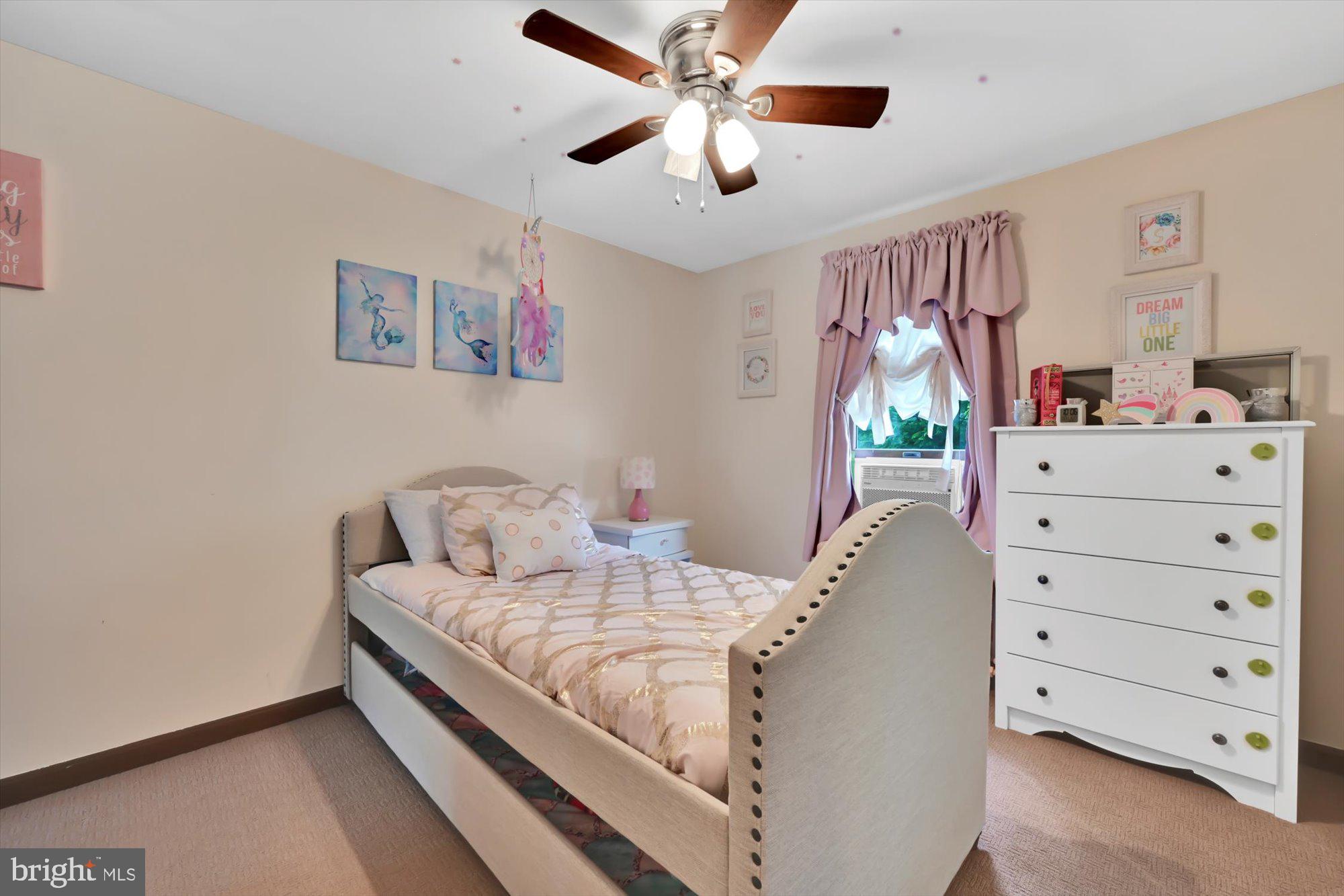 PINE GROVE - Residential
