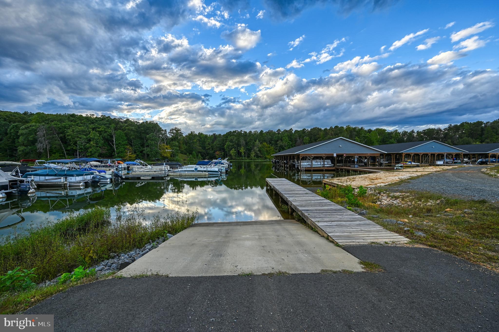 SUNSET COVE - Land