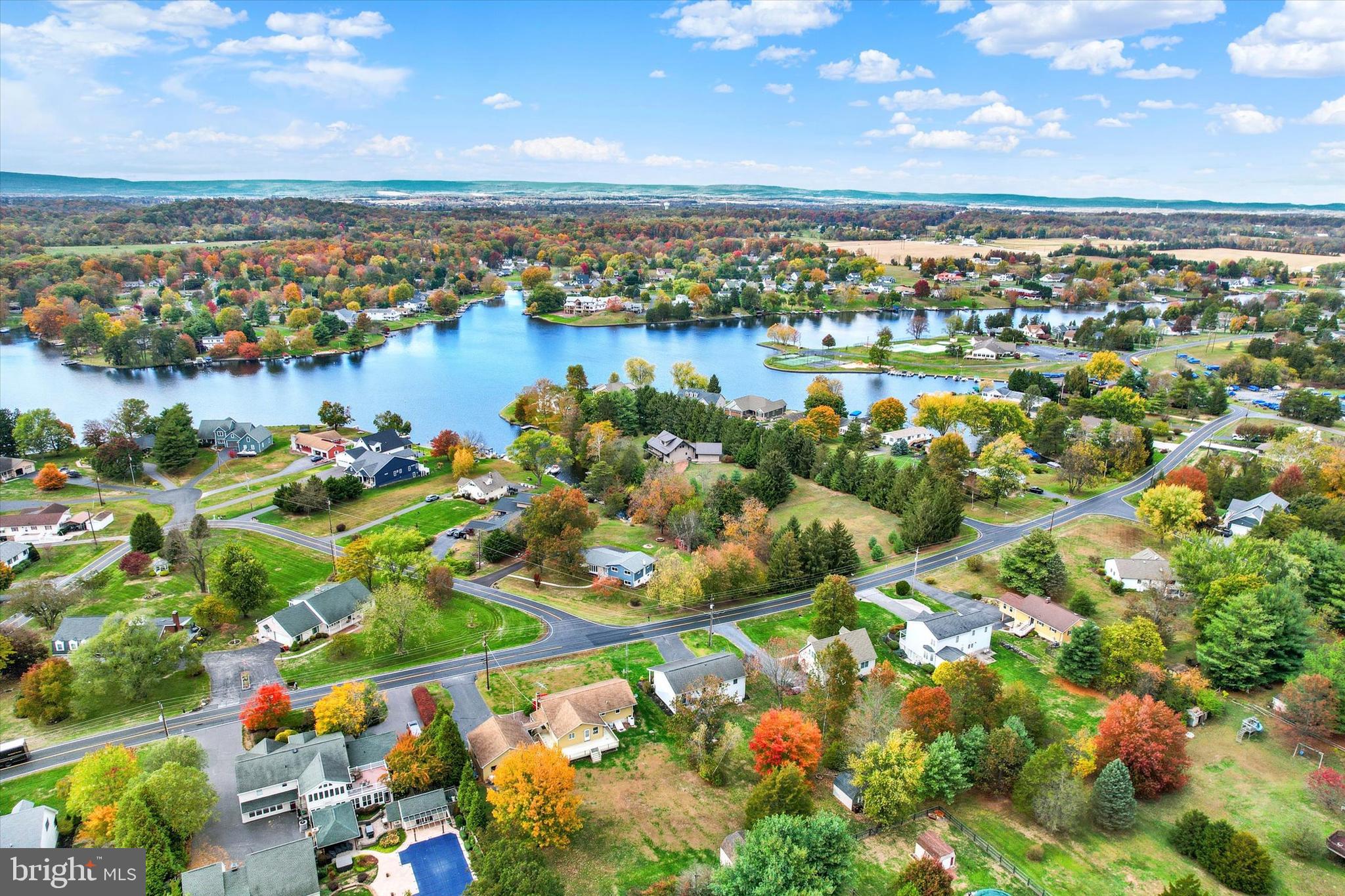 LAKE HERITAGE - Residential