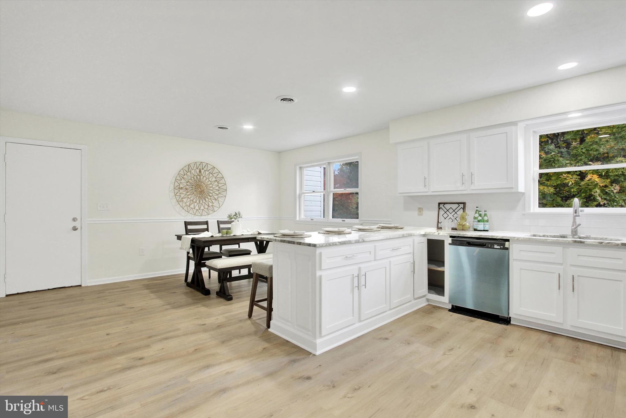 LAKE HERITAGE - Residential