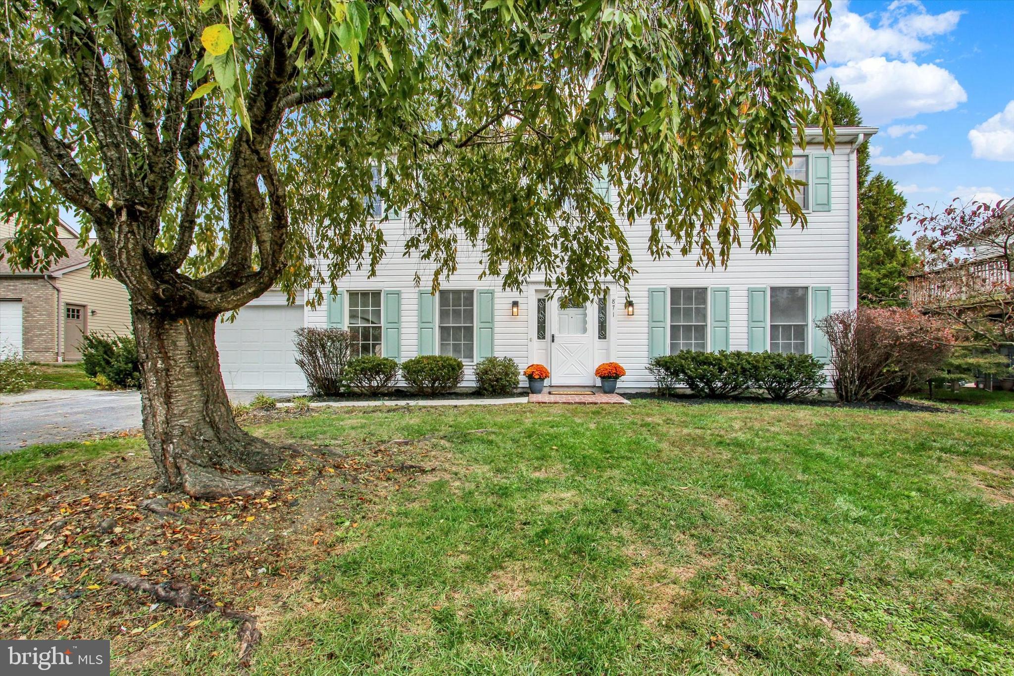 LAKE HERITAGE - Residential