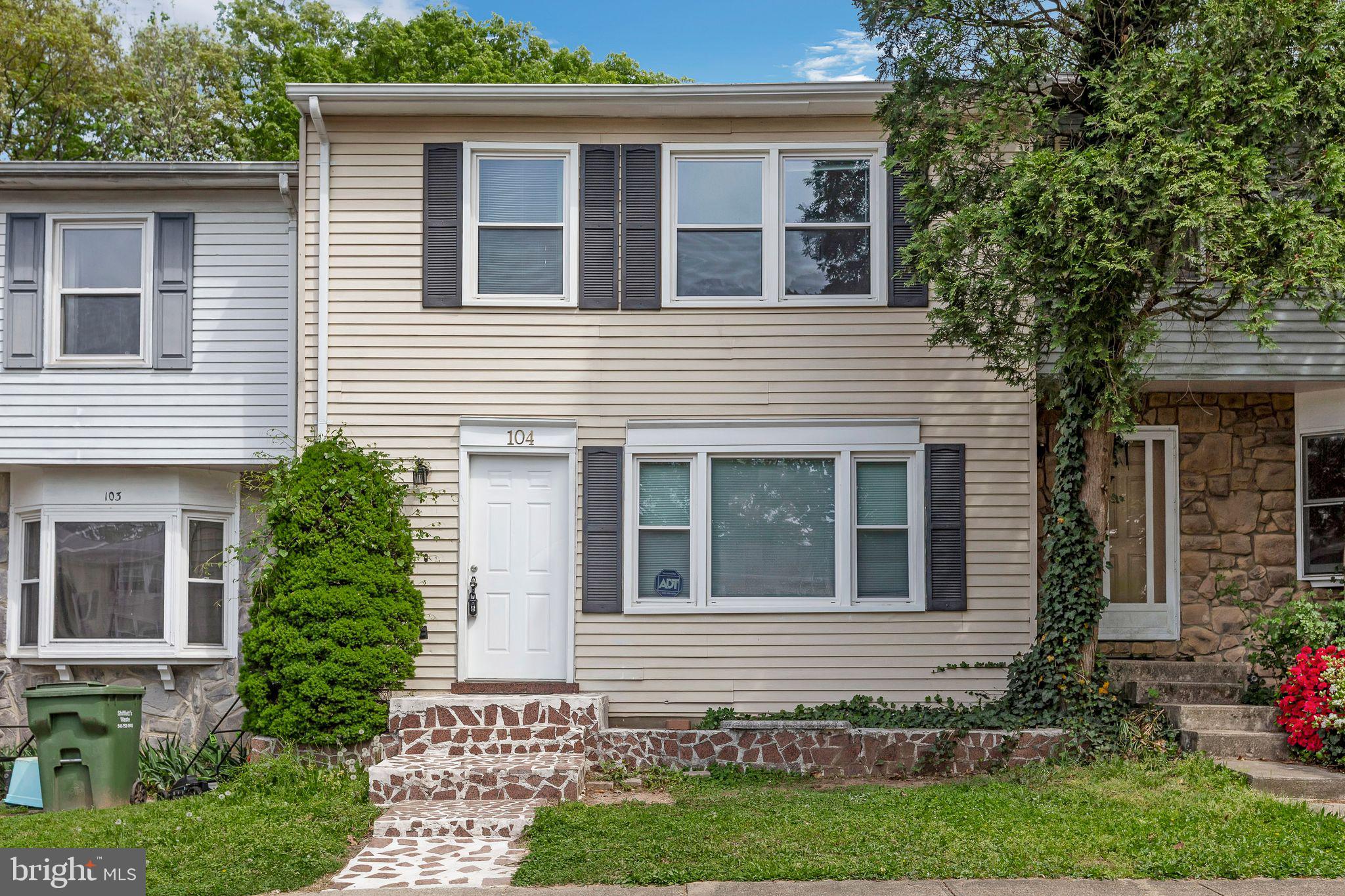 AUSTIN RUN TOWNHOUSES - Residential