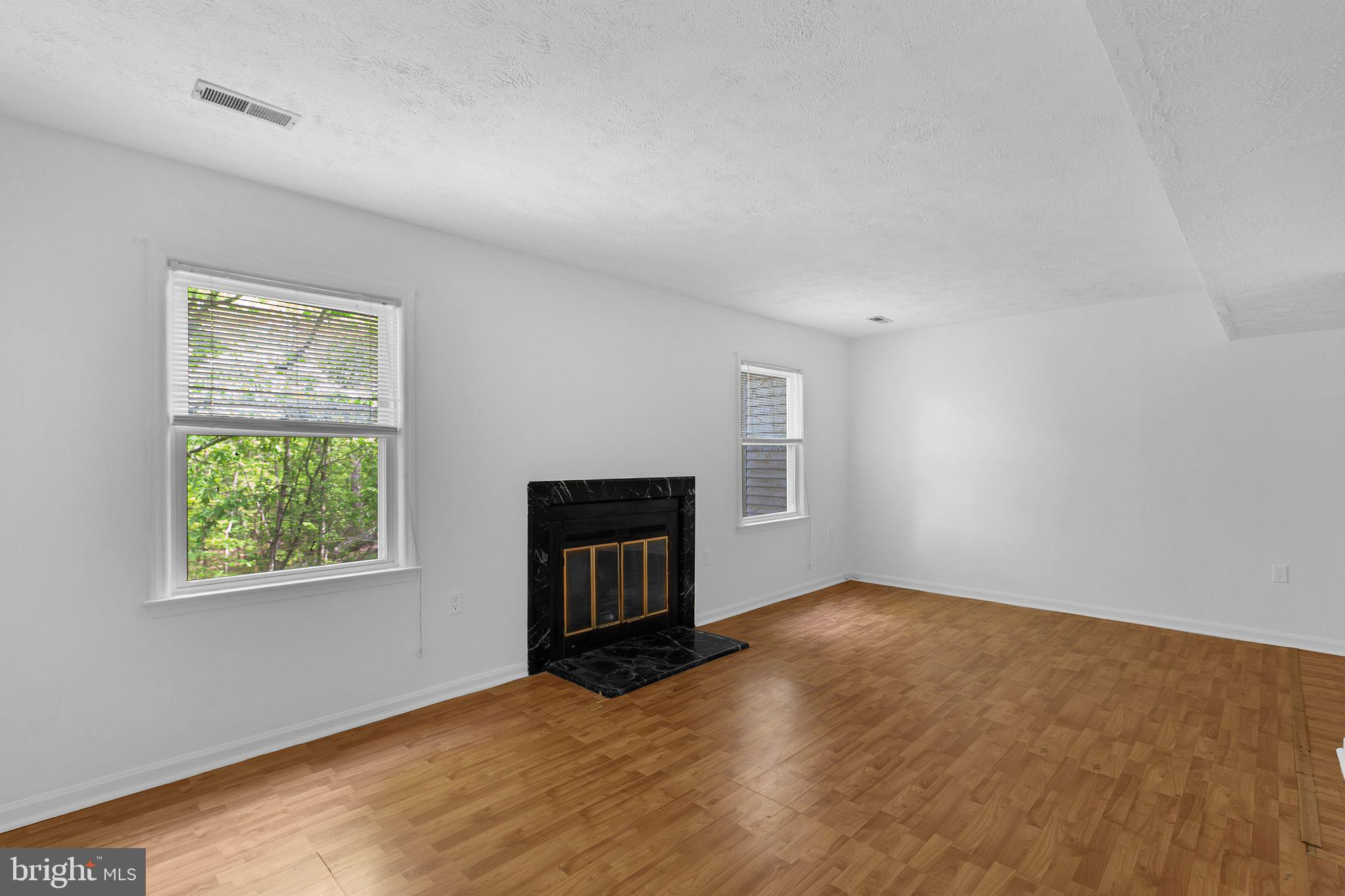 AUSTIN RUN TOWNHOUSES - Residential