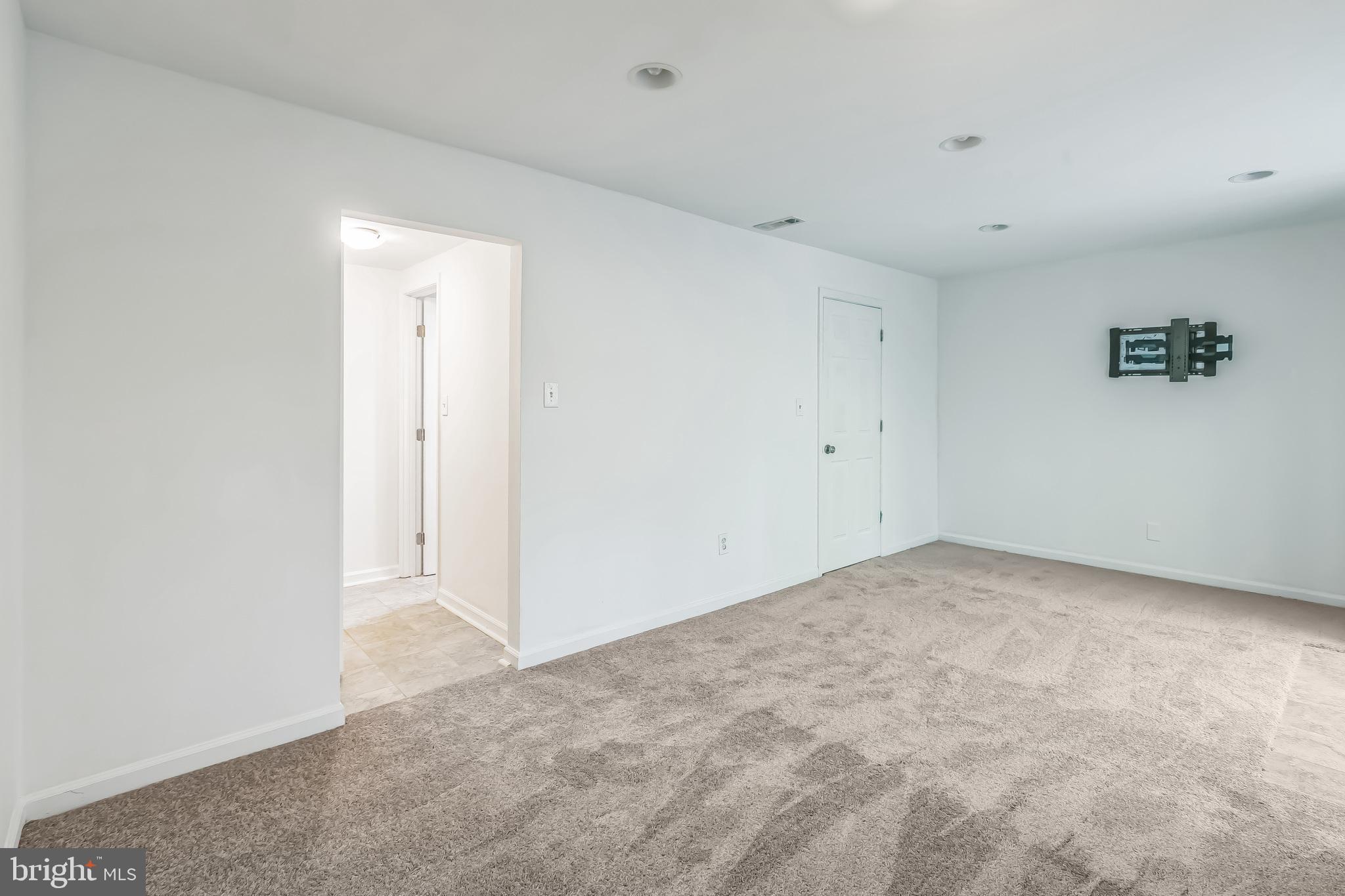AUSTIN RUN TOWNHOUSES - Residential