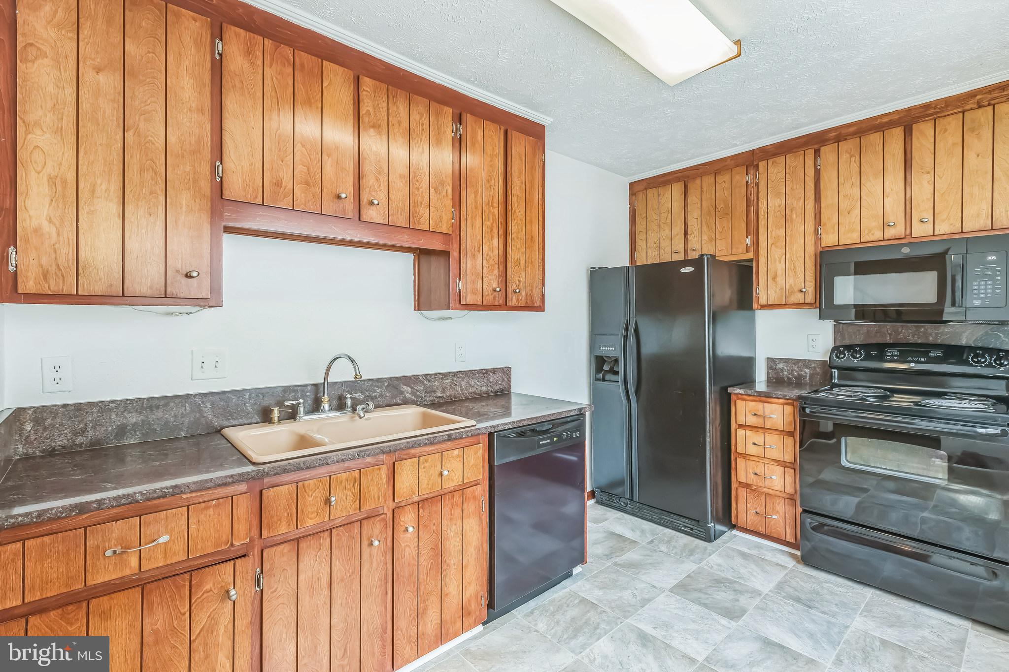 AUSTIN RUN TOWNHOUSES - Residential