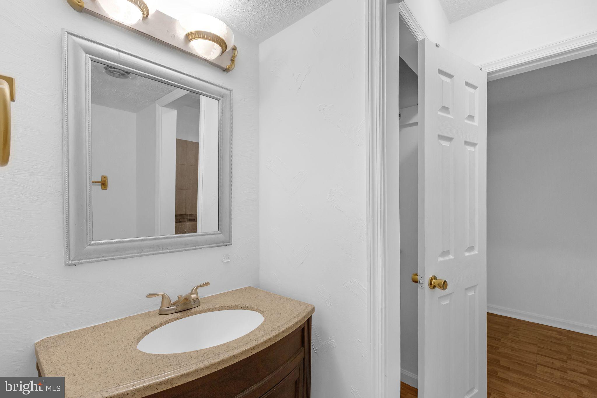 AUSTIN RUN TOWNHOUSES - Residential