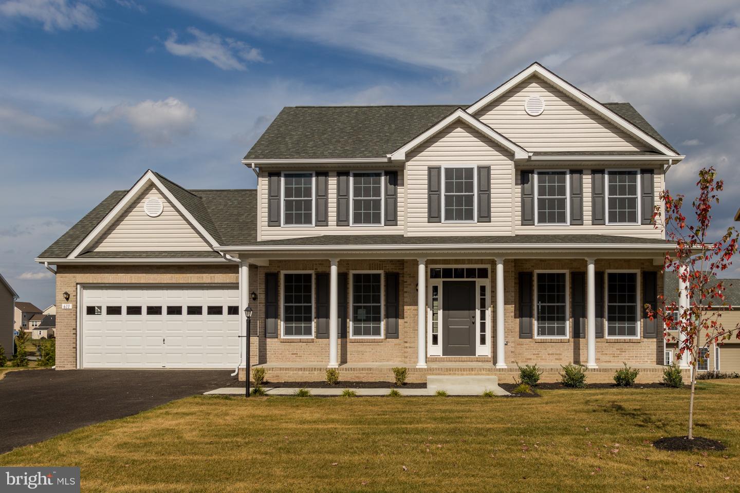 This 4 bedroom 2 1/2 bath home is located in the well maintained and sought out Webber Springs subdivision. Beautiful hard wood floors and crown molding on first floor. Kitchen has granite counter top with island and quality cabinetry. Come see this well constructed home today!
