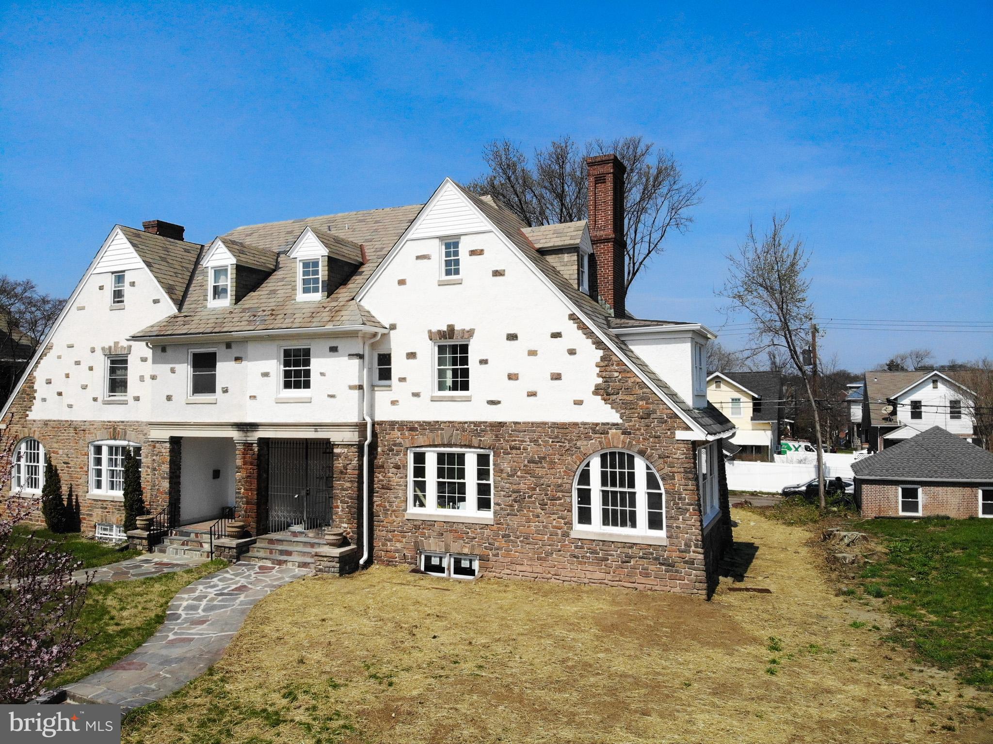 MONTEBELLO - Residential