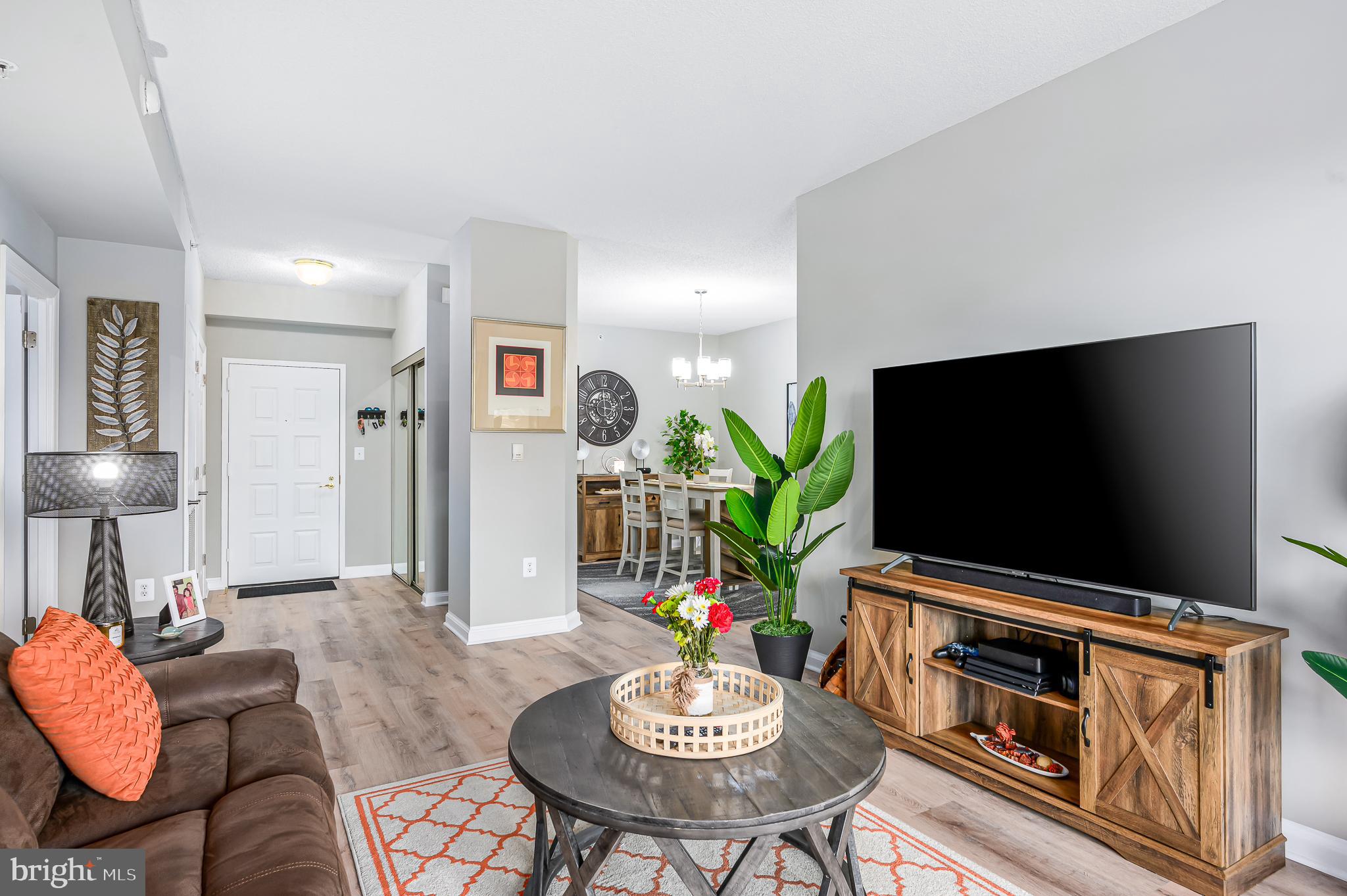 LANSDOWNE WOODS - Residential