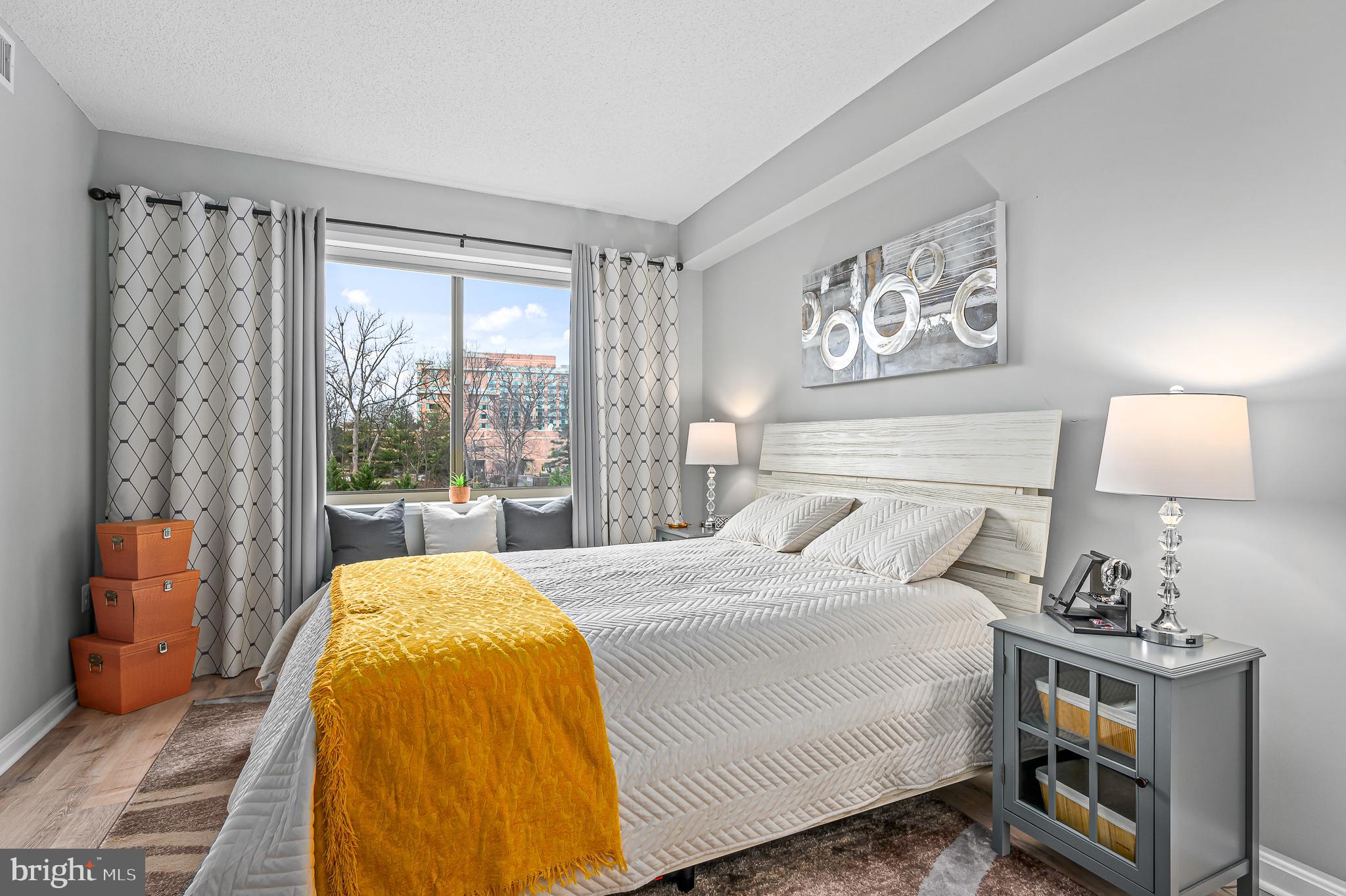 LANSDOWNE WOODS - Residential