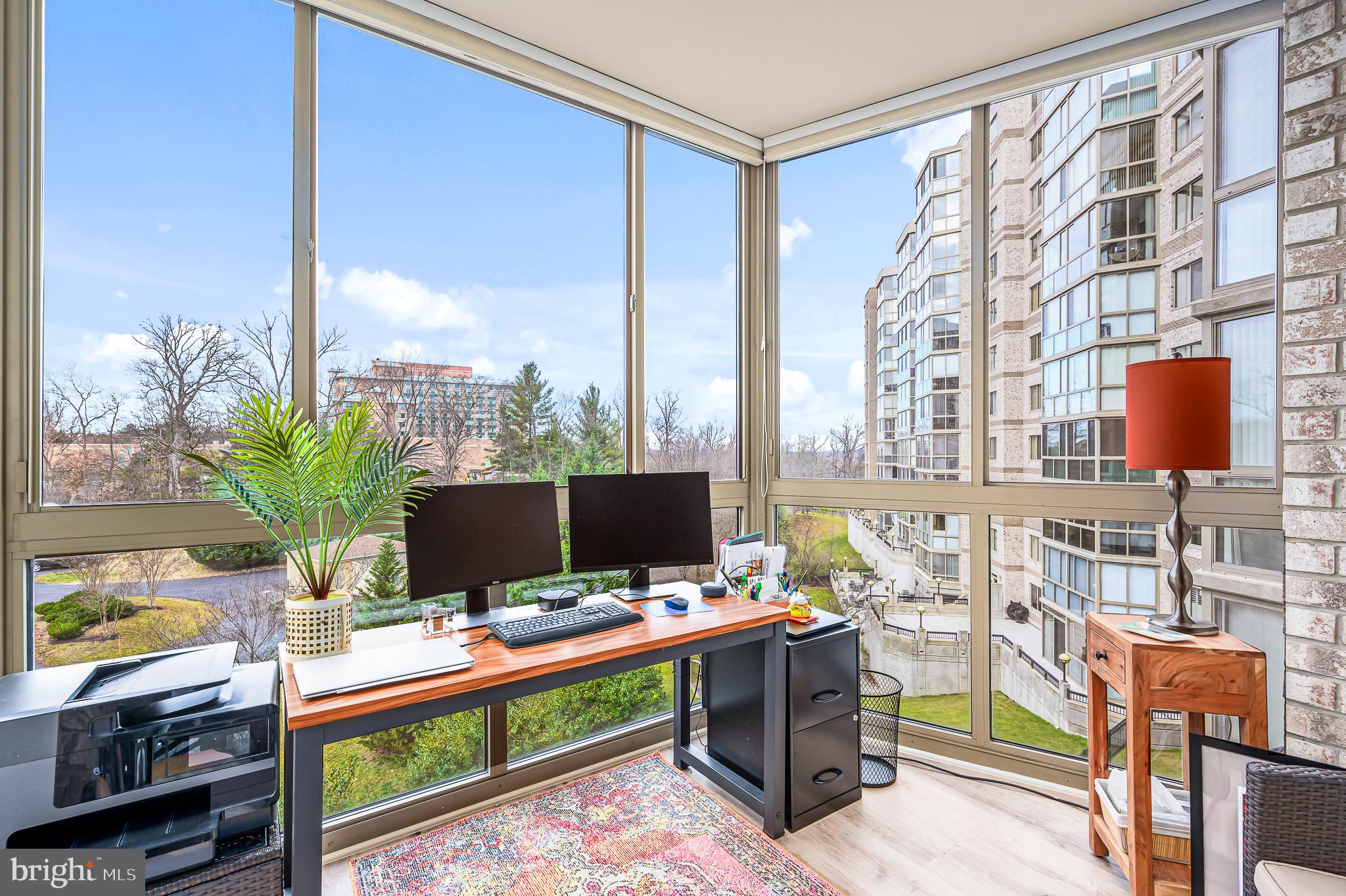 LANSDOWNE WOODS - Residential