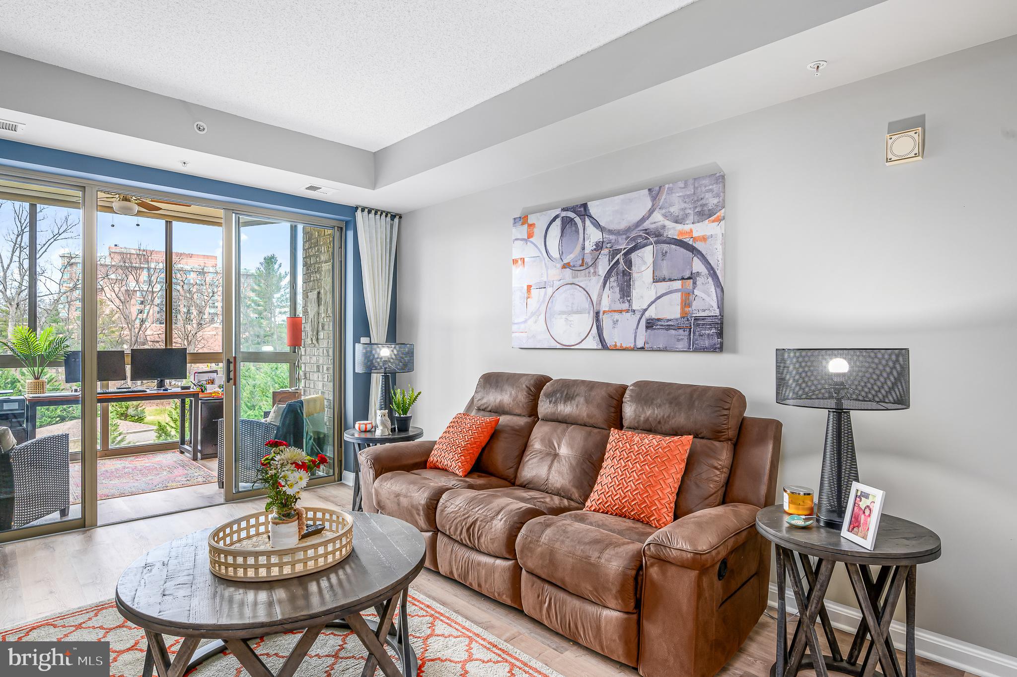 LANSDOWNE WOODS - Residential