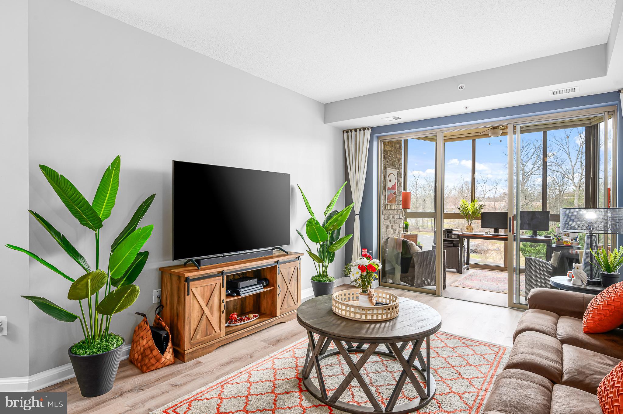 LANSDOWNE WOODS - Residential