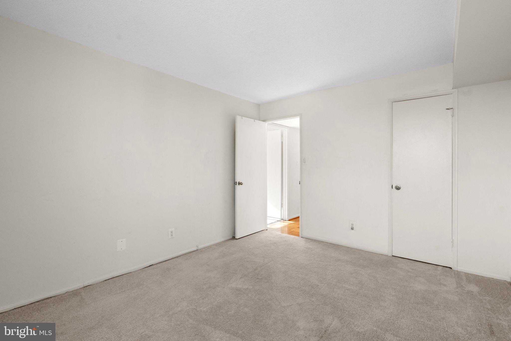 AMERICANA CENTRE - Residential Lease