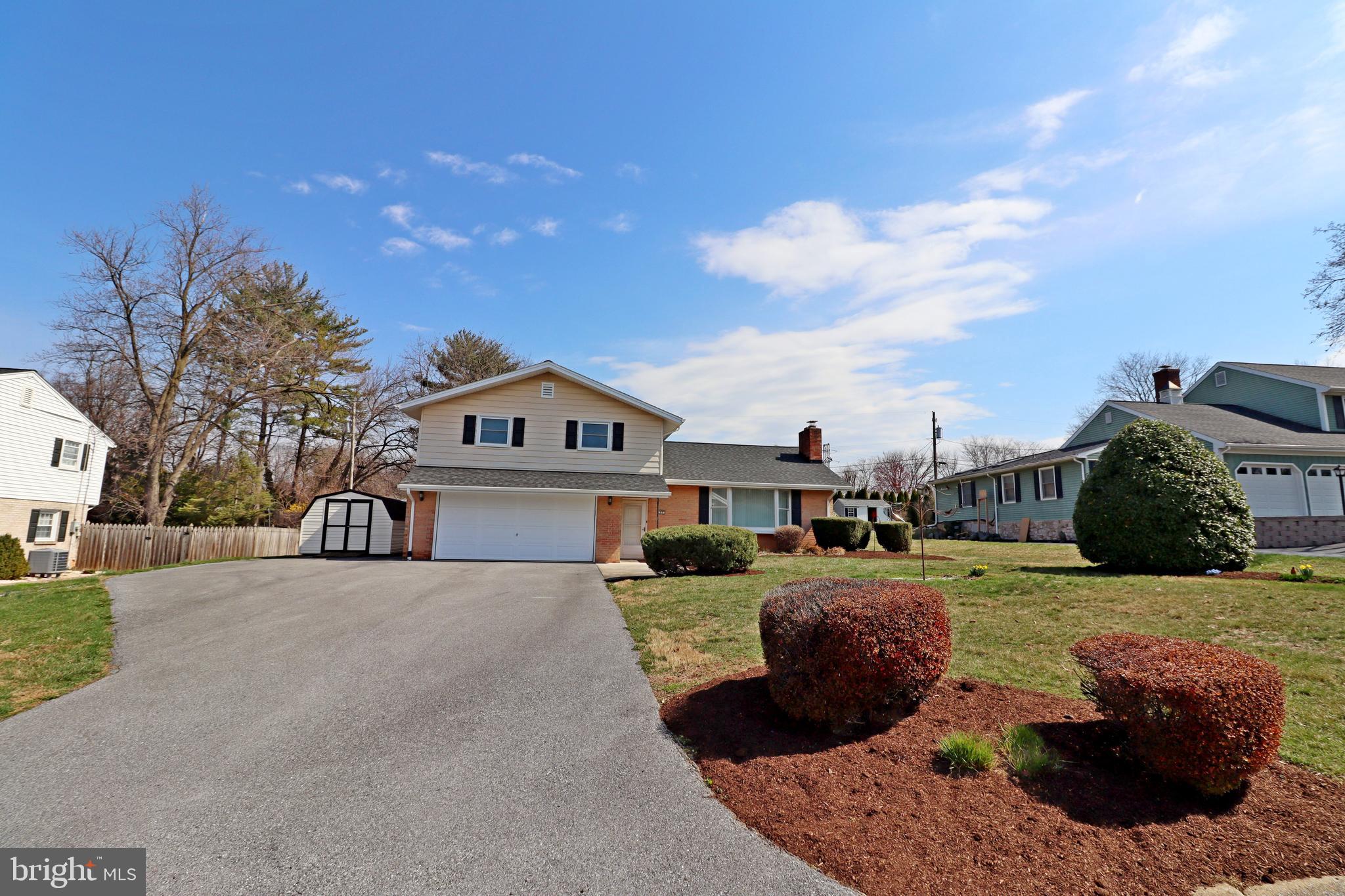 FOREST HILLS - Residential