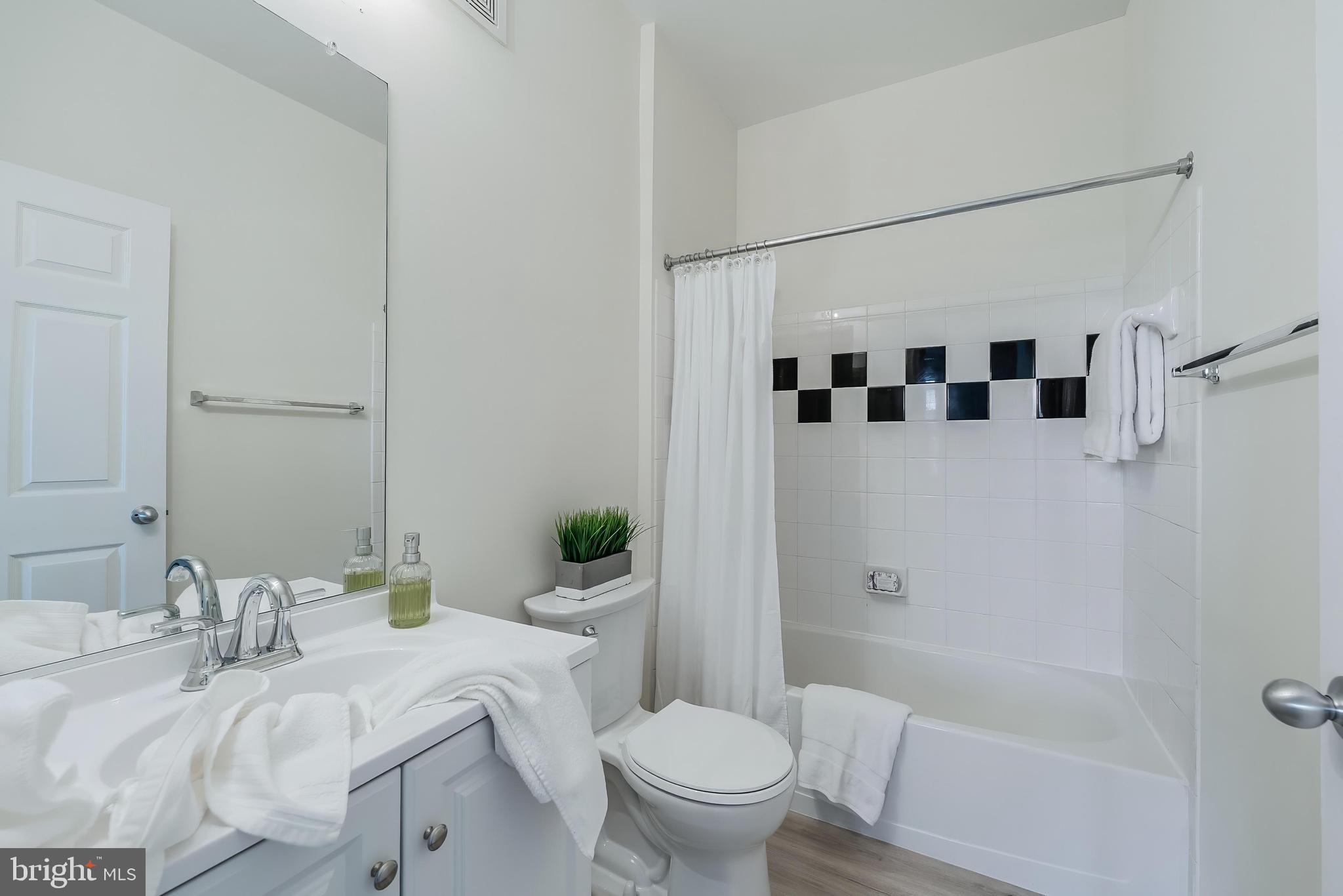 FAIRFAX RIDGE CONDOS - Residential