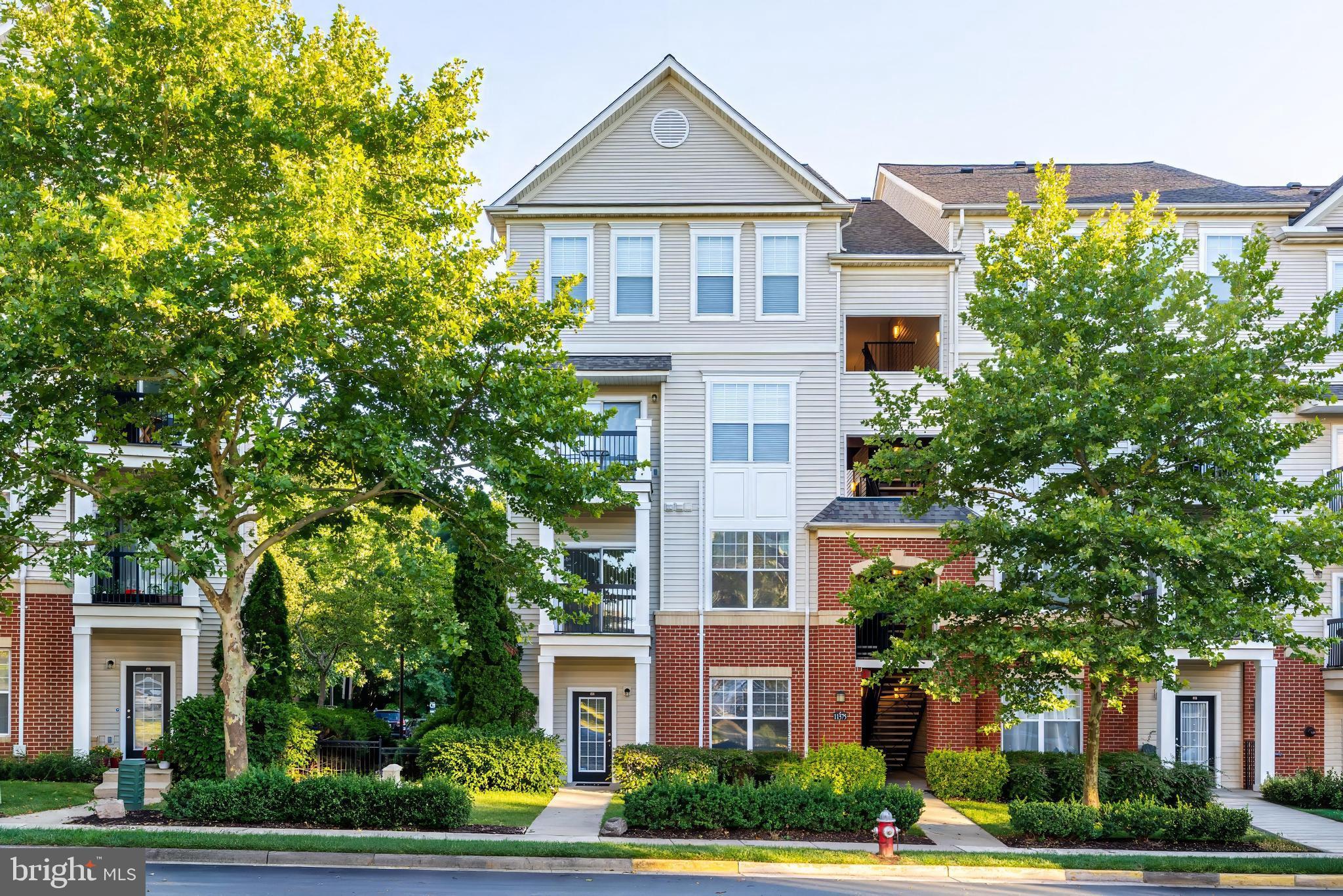 FAIRFAX RIDGE CONDOS - Residential