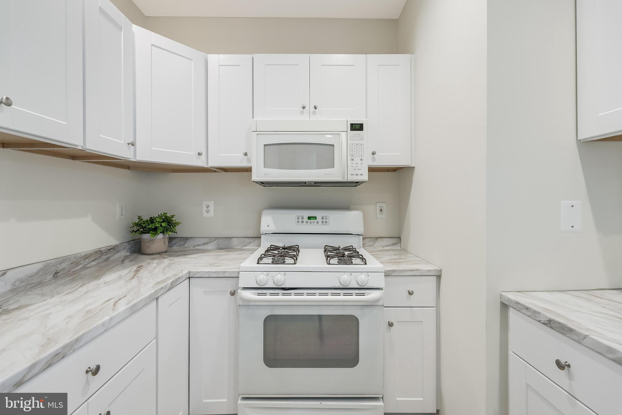 FAIRFAX RIDGE CONDOS - Residential