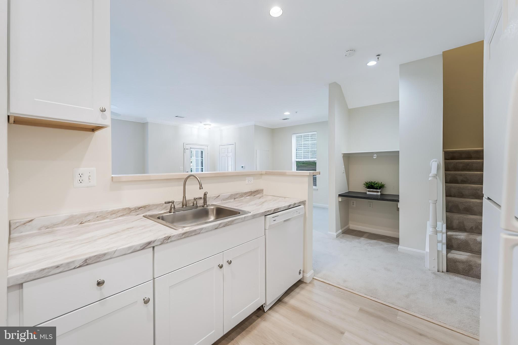 FAIRFAX RIDGE CONDOS - Residential