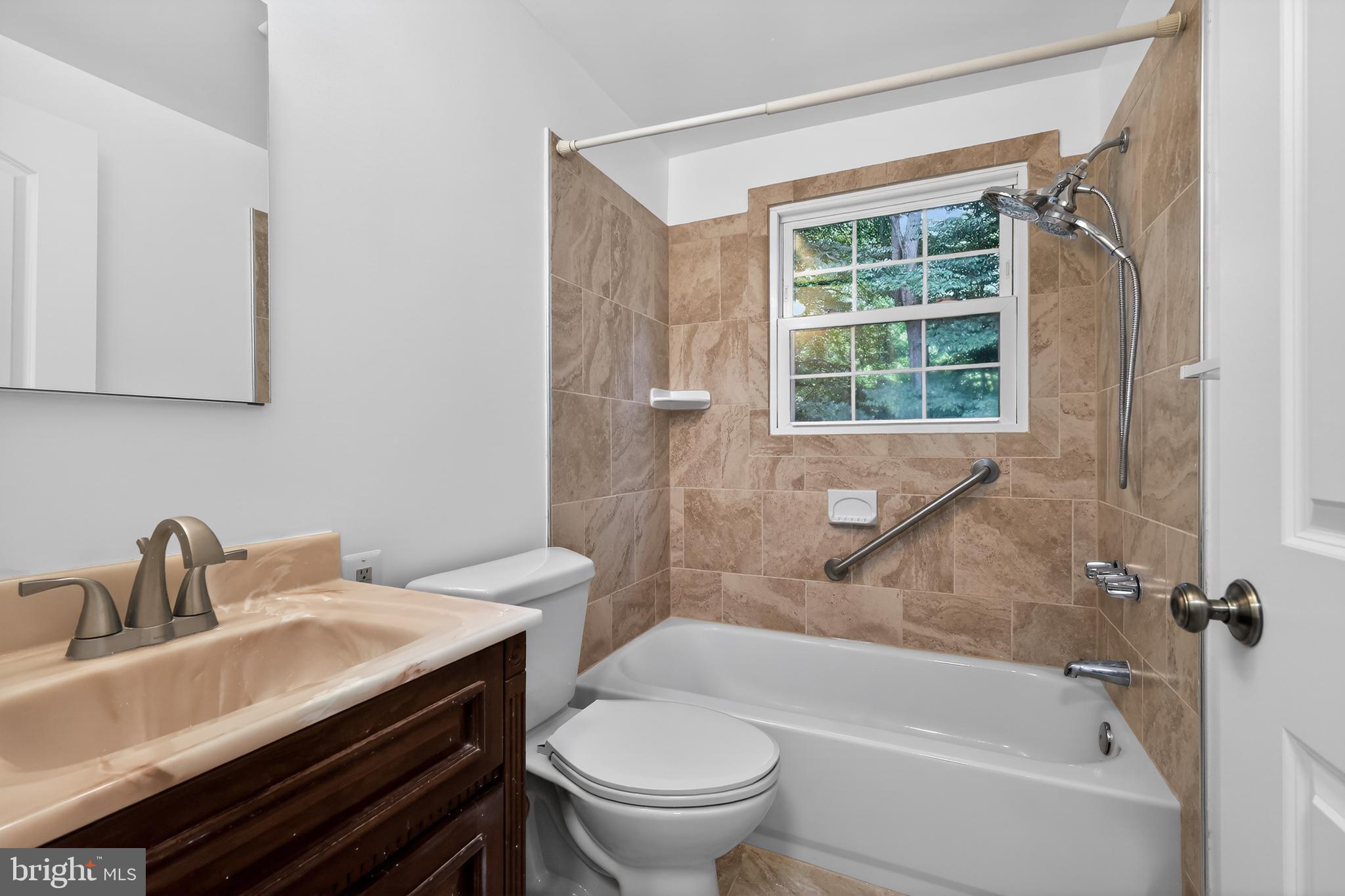 CROFTON TOWNE - Residential