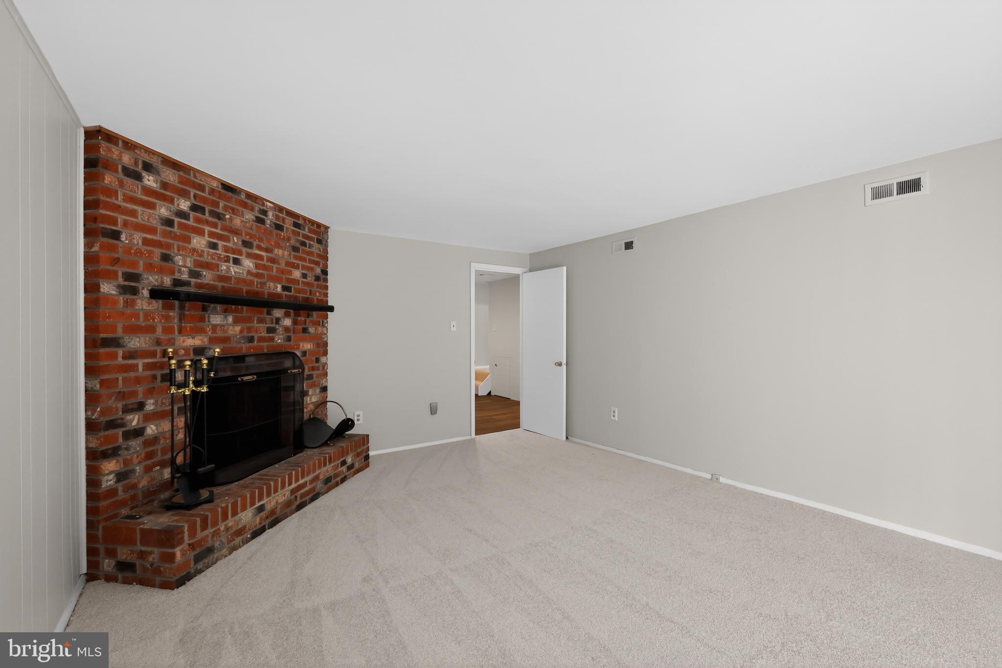 CROFTON TOWNE - Residential