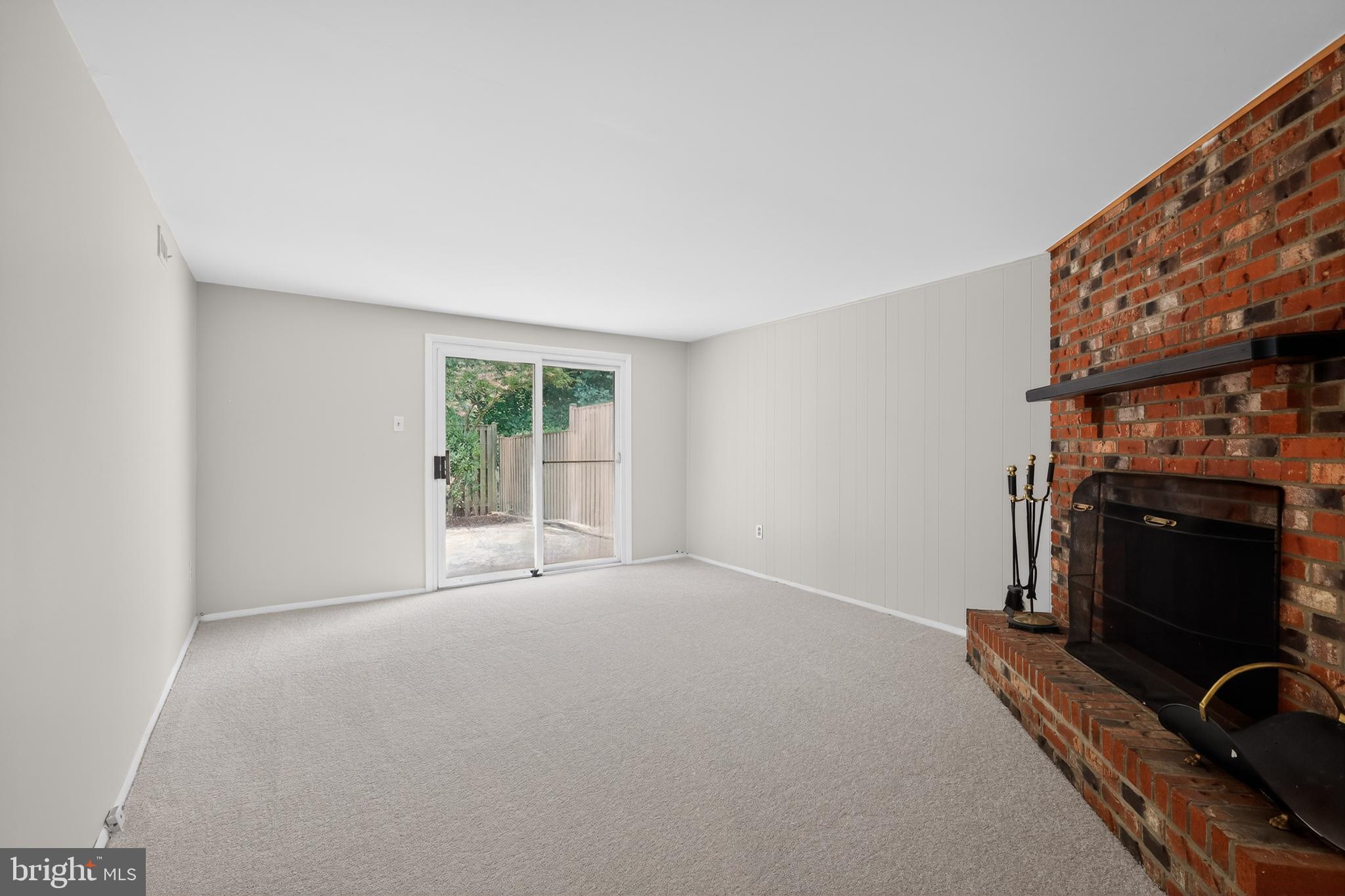 CROFTON TOWNE - Residential