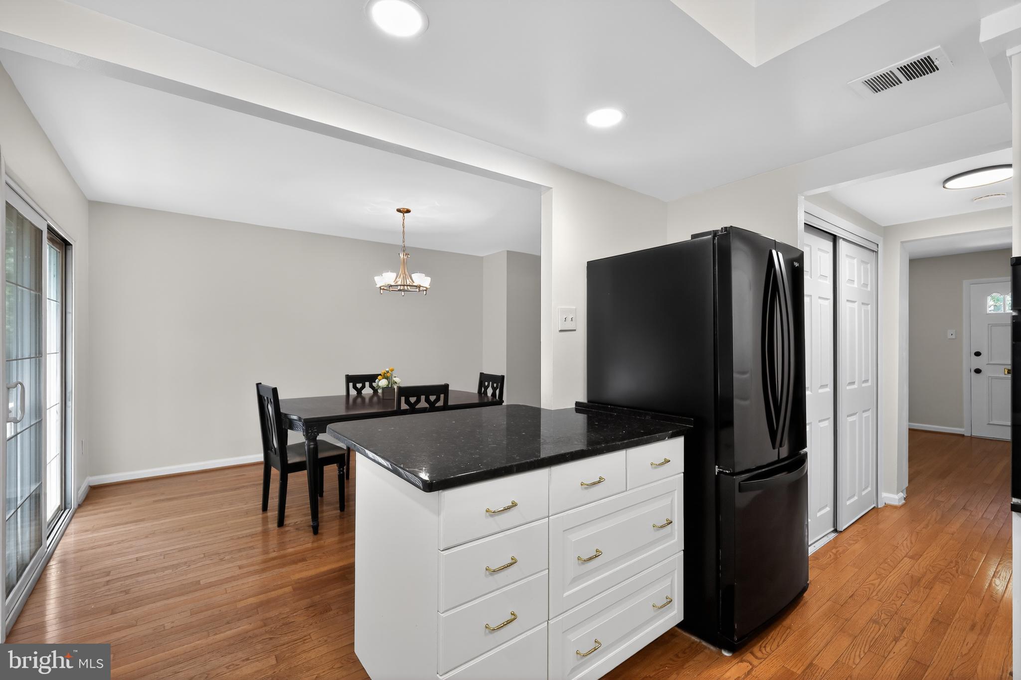 CROFTON TOWNE - Residential