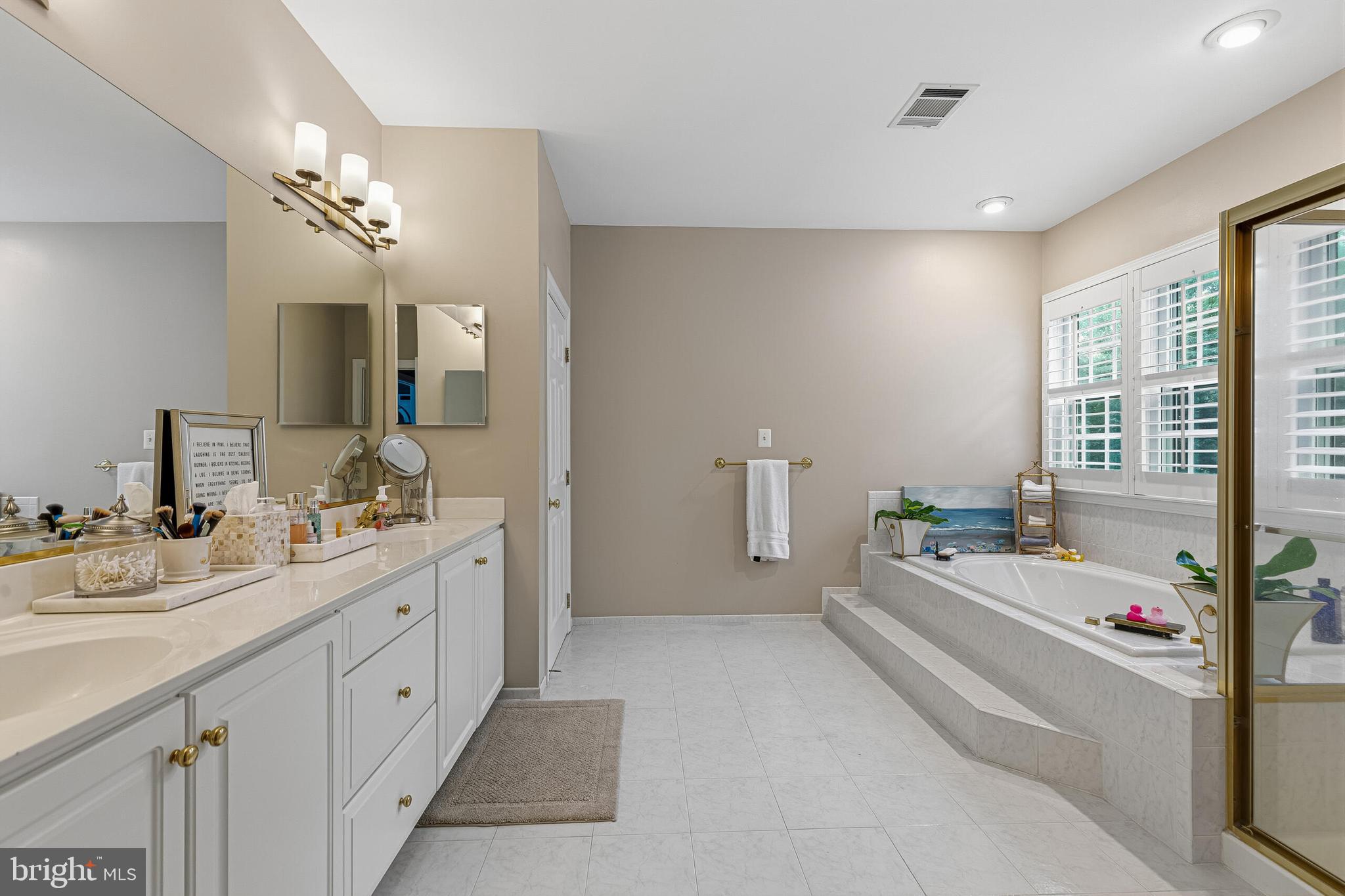 WOODLEA HILLS - Residential