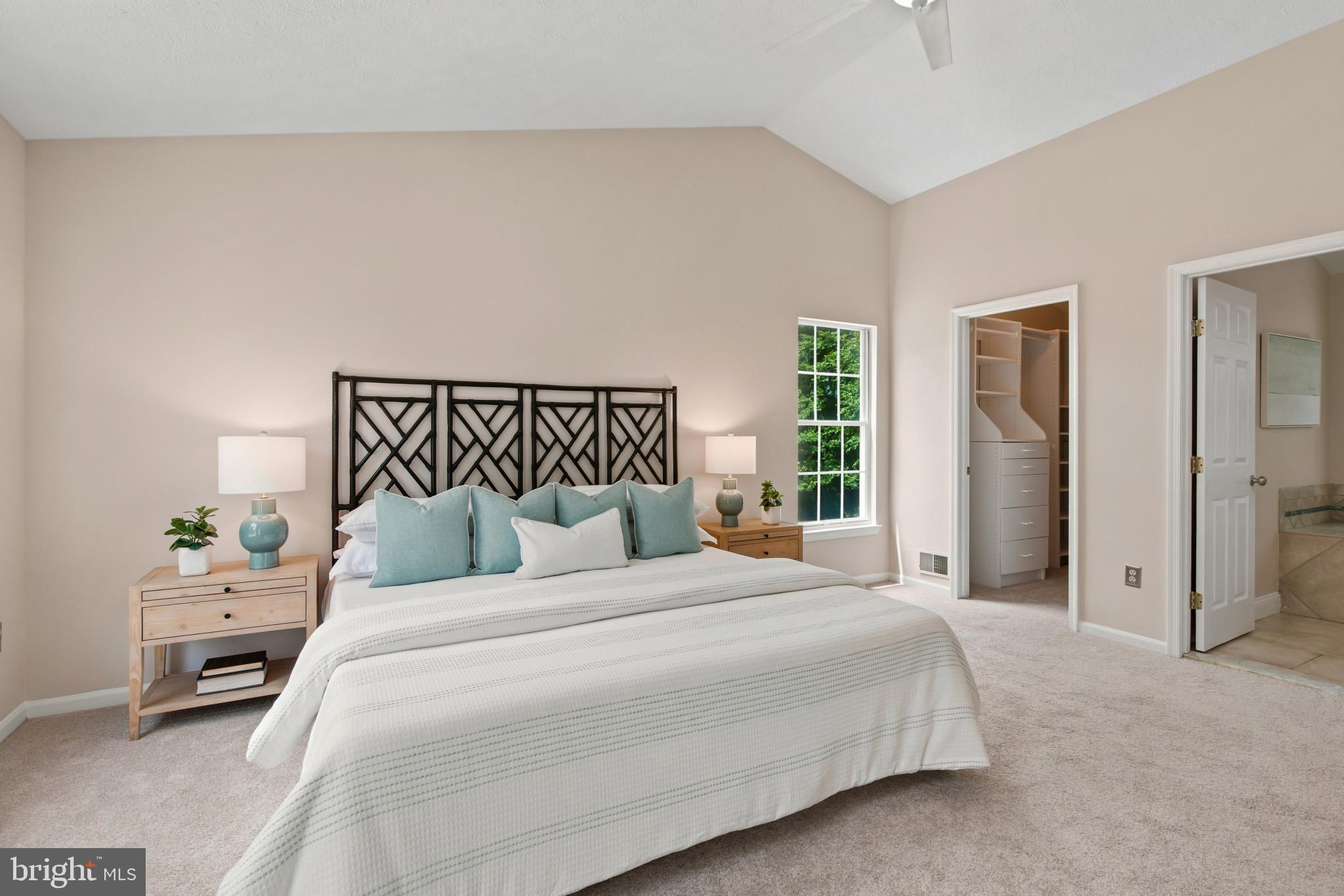 CROFTON WOODS - Residential