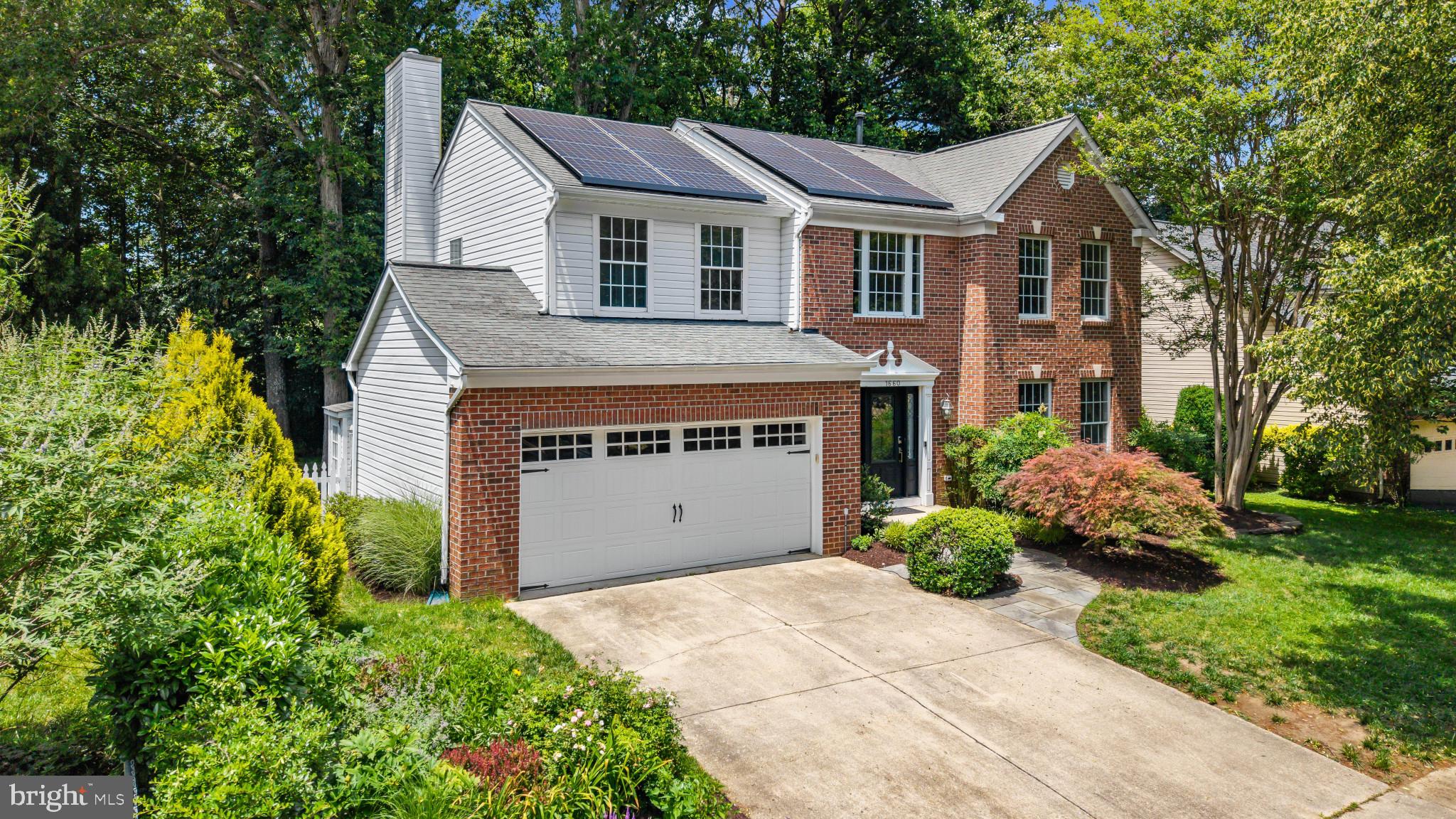 CROFTON WOODS - Residential