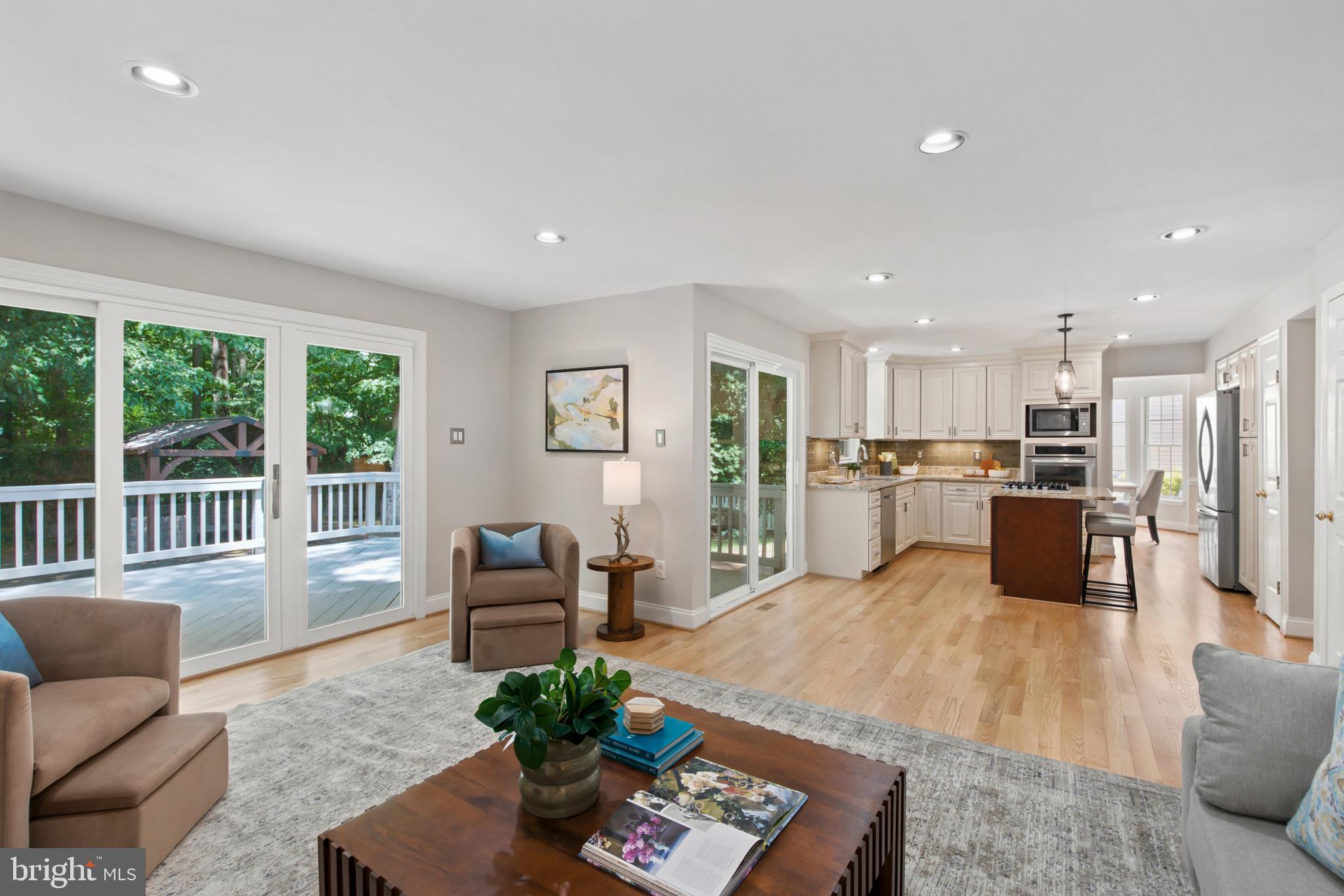 CROFTON WOODS - Residential
